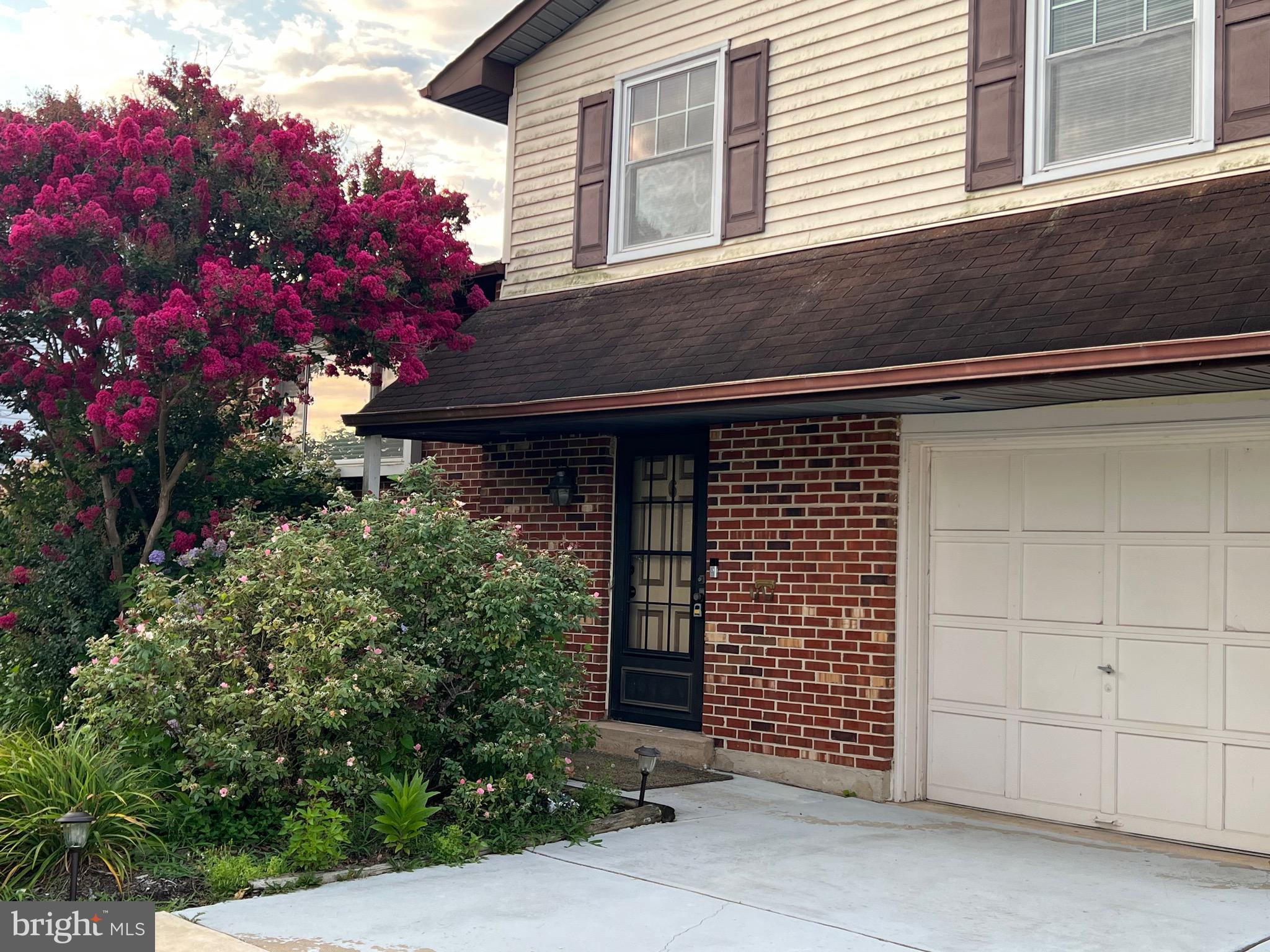 6 WORTHY DOWN AVENUE
