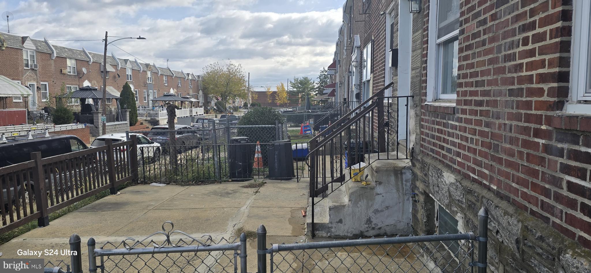 LAWNCREST - Residential