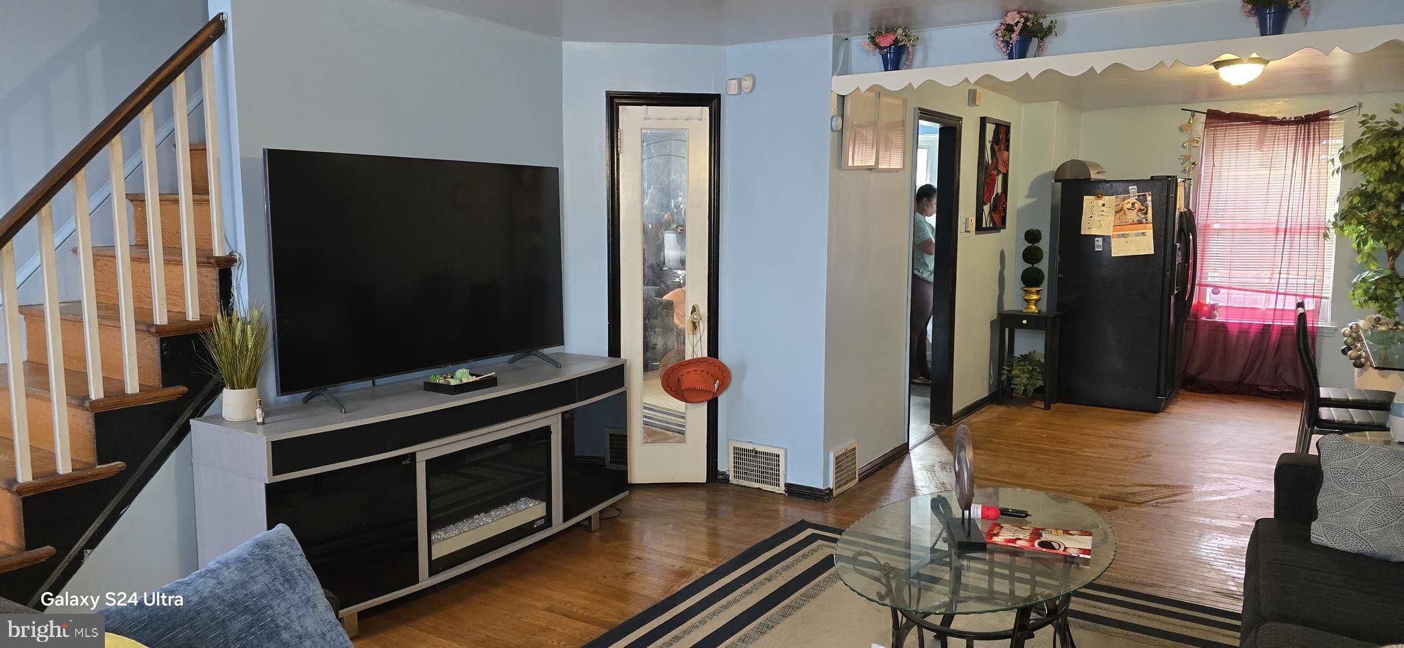 LAWNCREST - Residential