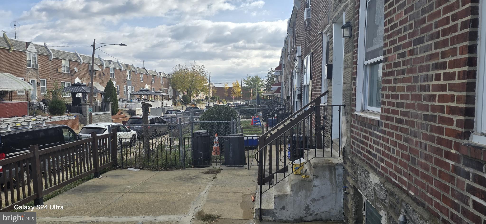 LAWNCREST - Residential