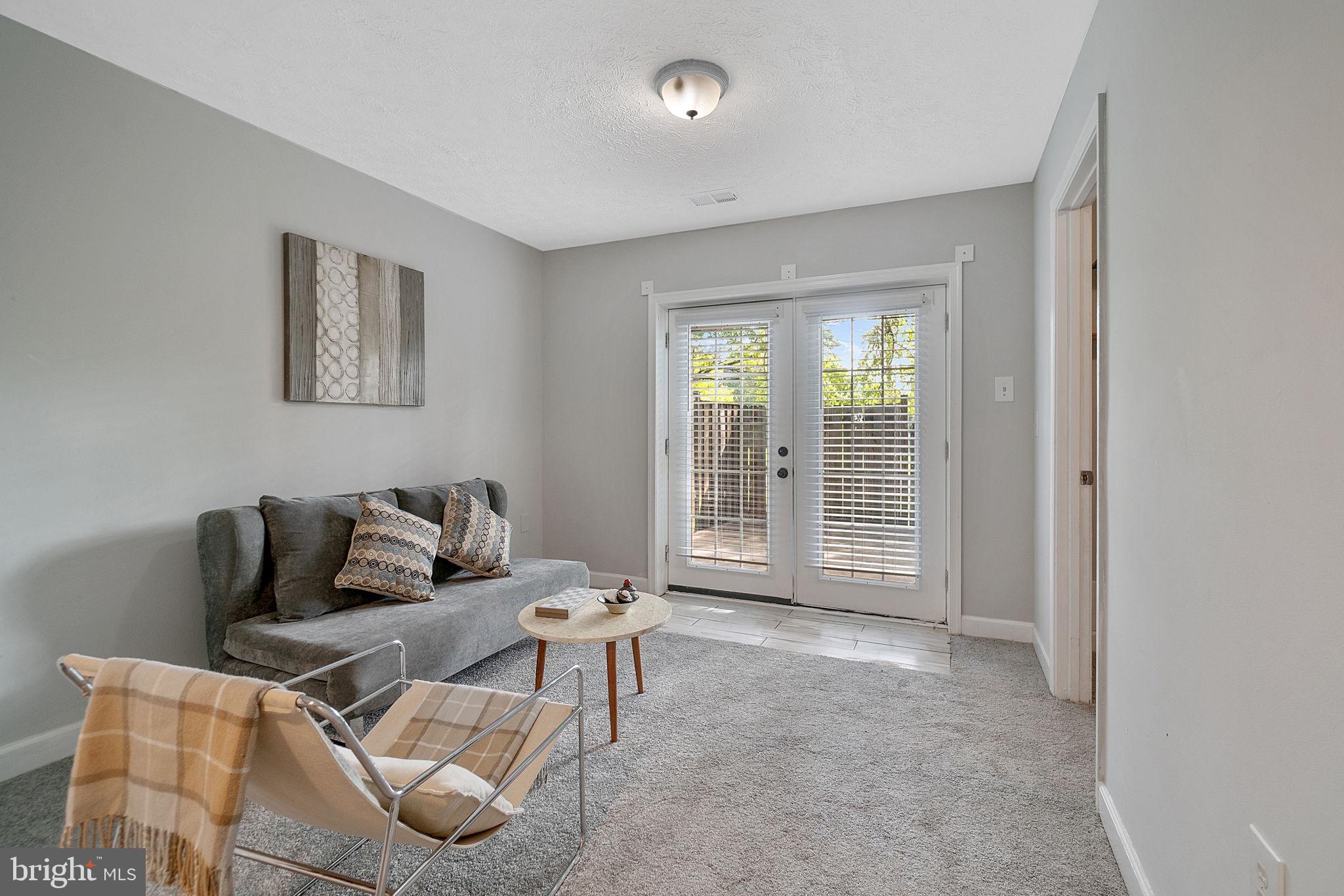 CROMWELL STATION - Residential