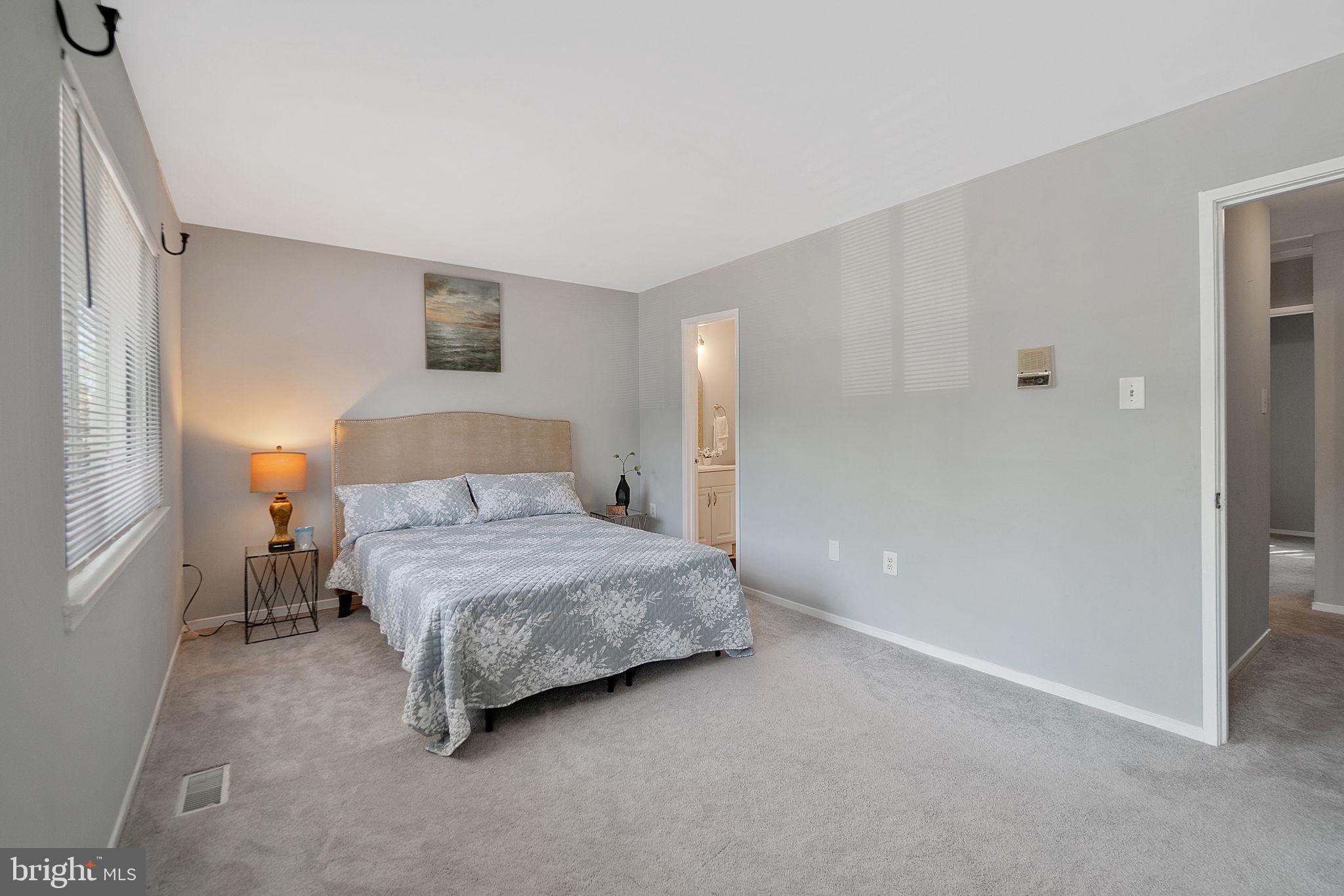 CROMWELL STATION - Residential