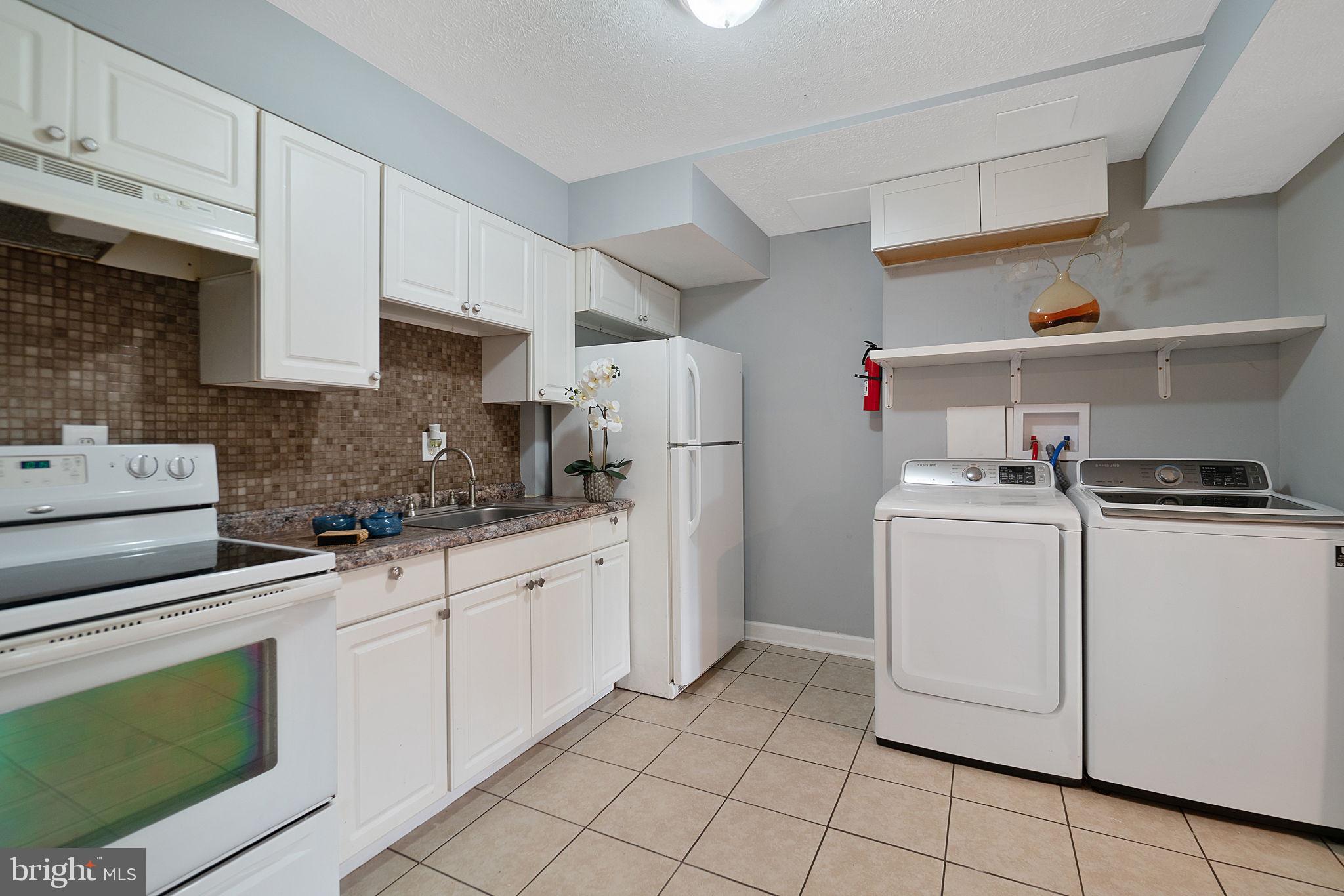 CROMWELL STATION - Residential