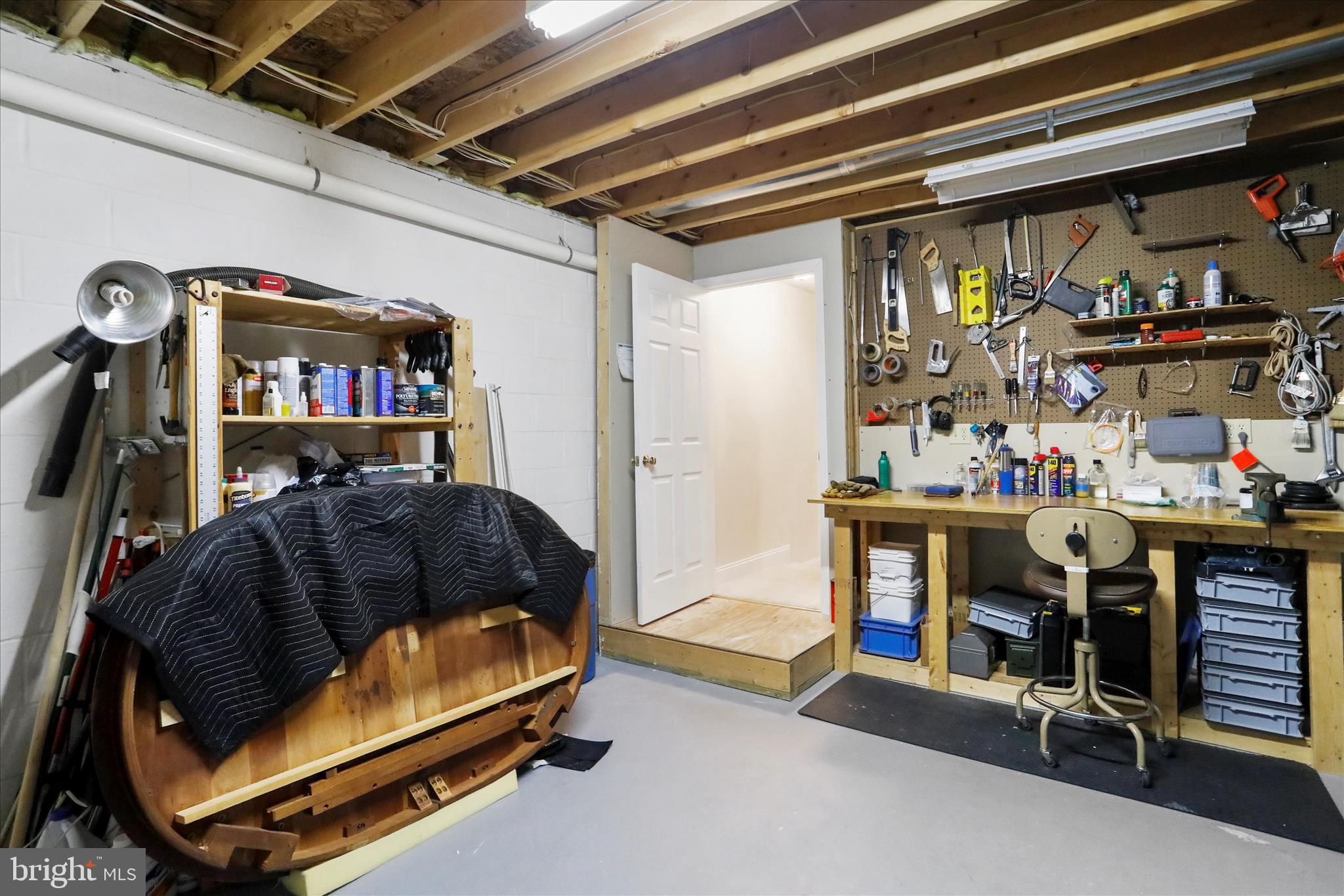 COLONIAL PARK EAST - Residential