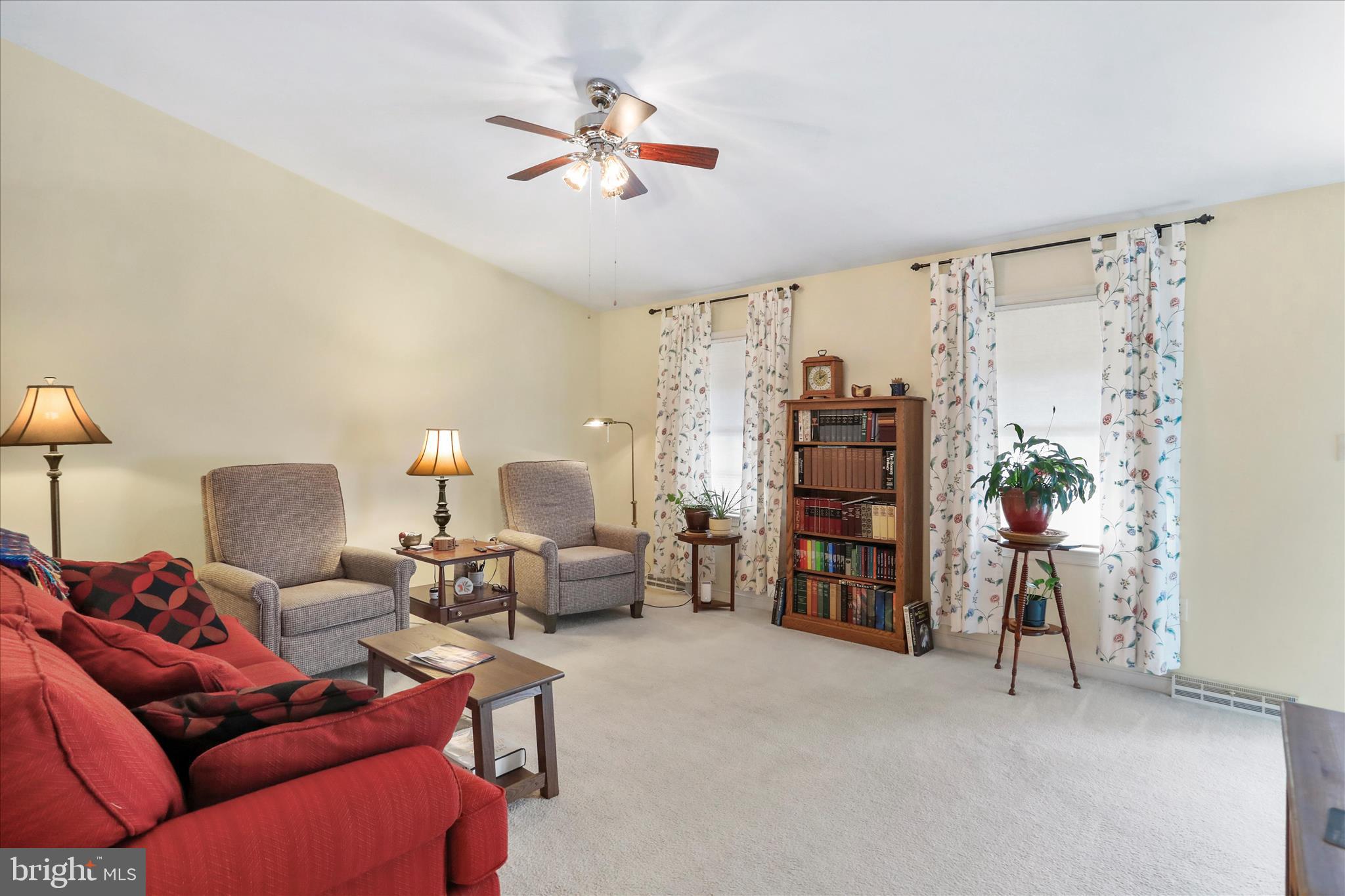 COLONIAL PARK EAST - Residential