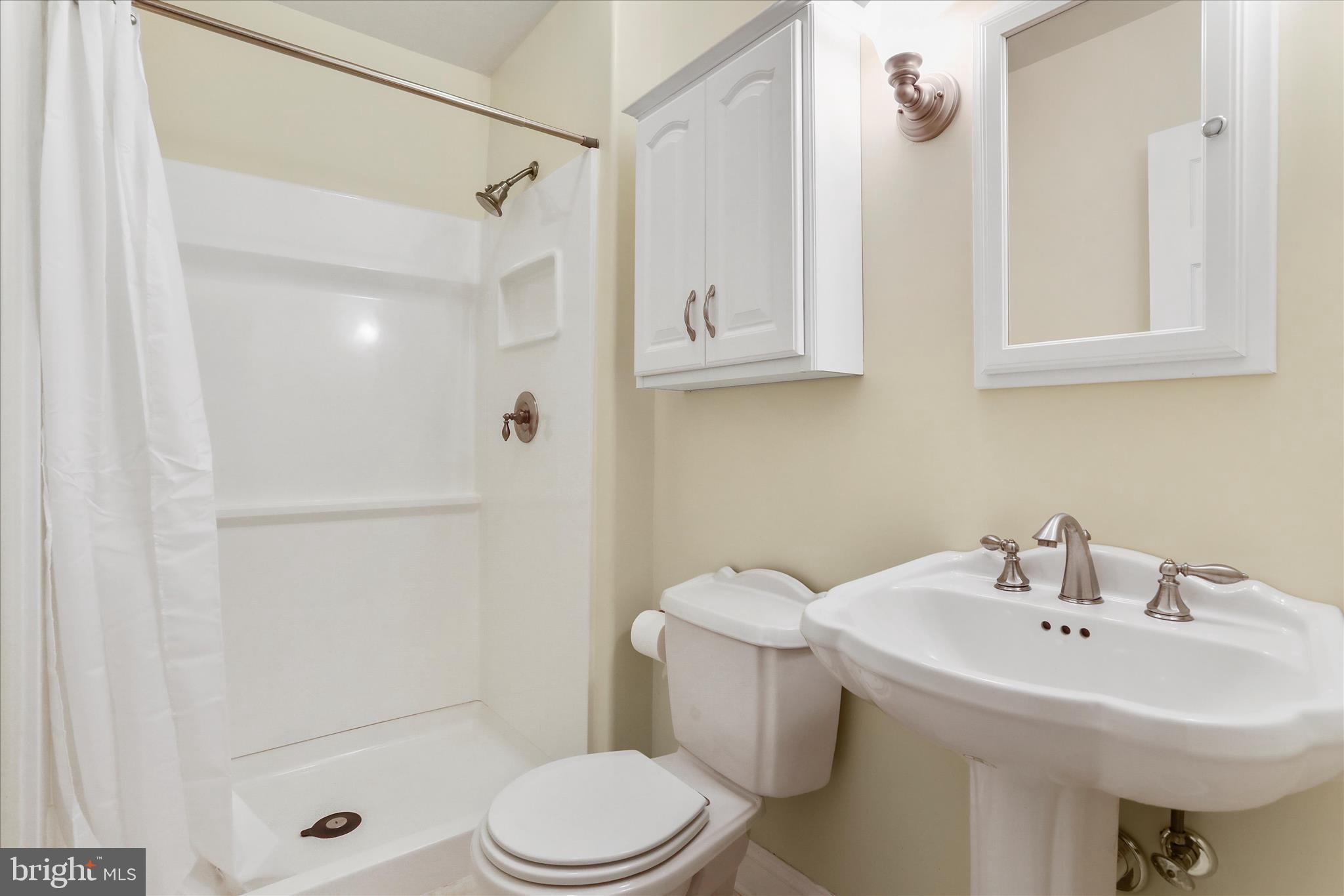 COLONIAL PARK EAST - Residential