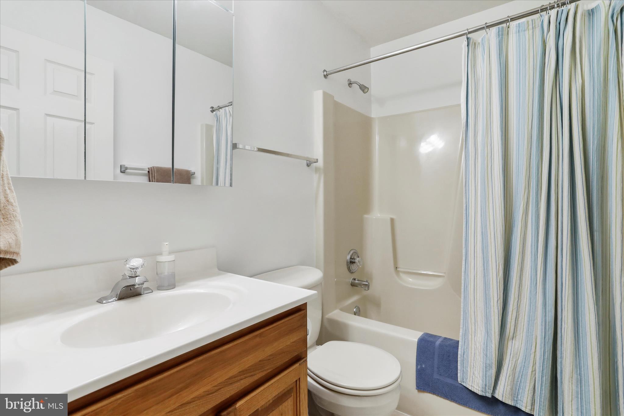 COLONIAL PARK EAST - Residential