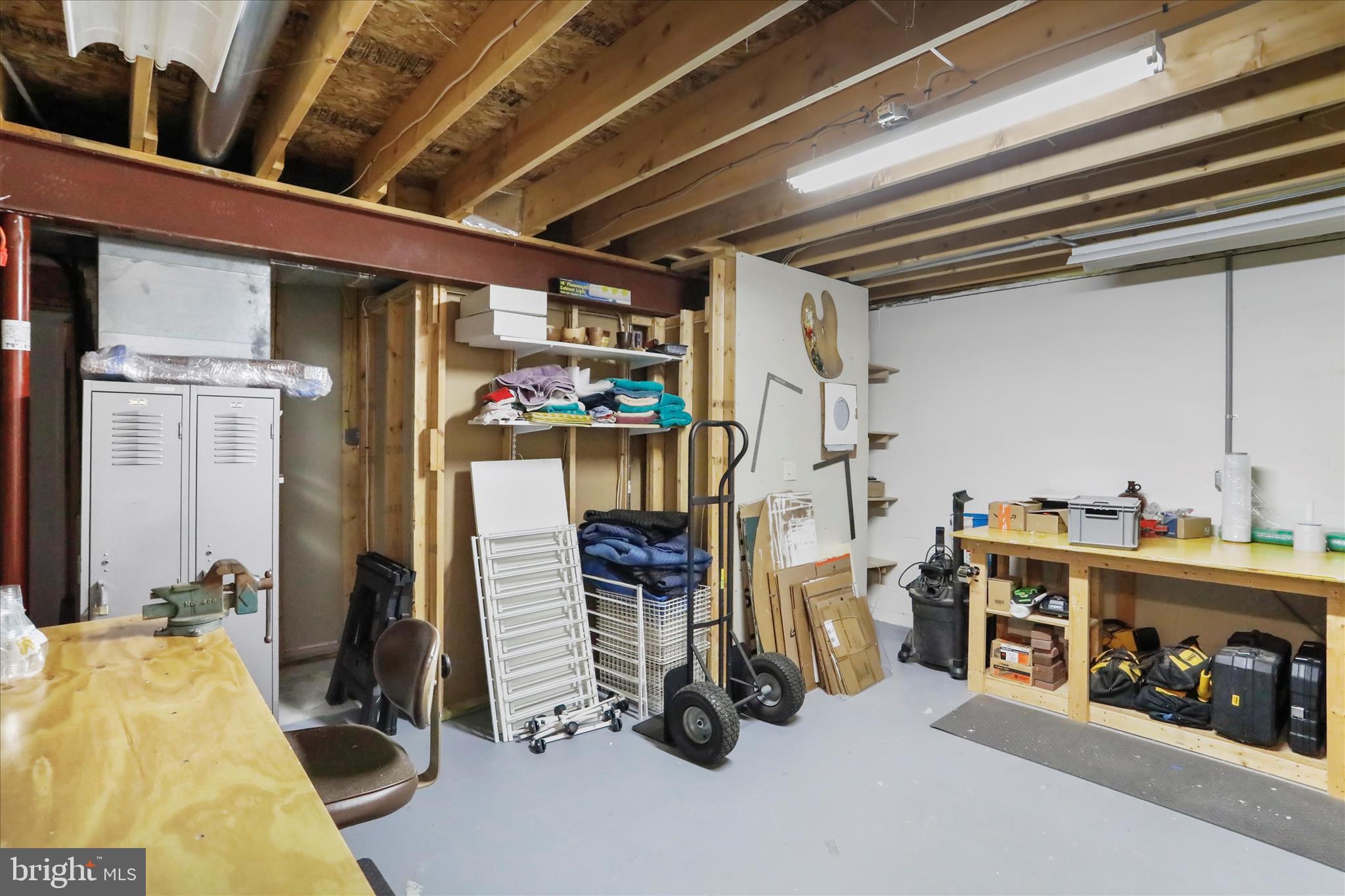 COLONIAL PARK EAST - Residential