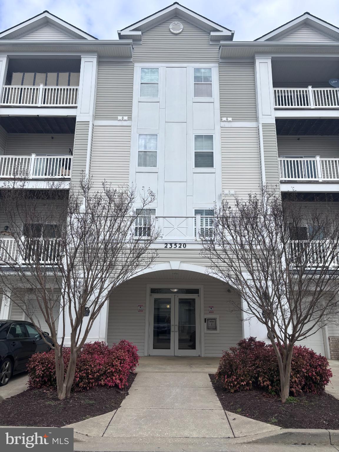 23520 F D R BOULEVARD 305