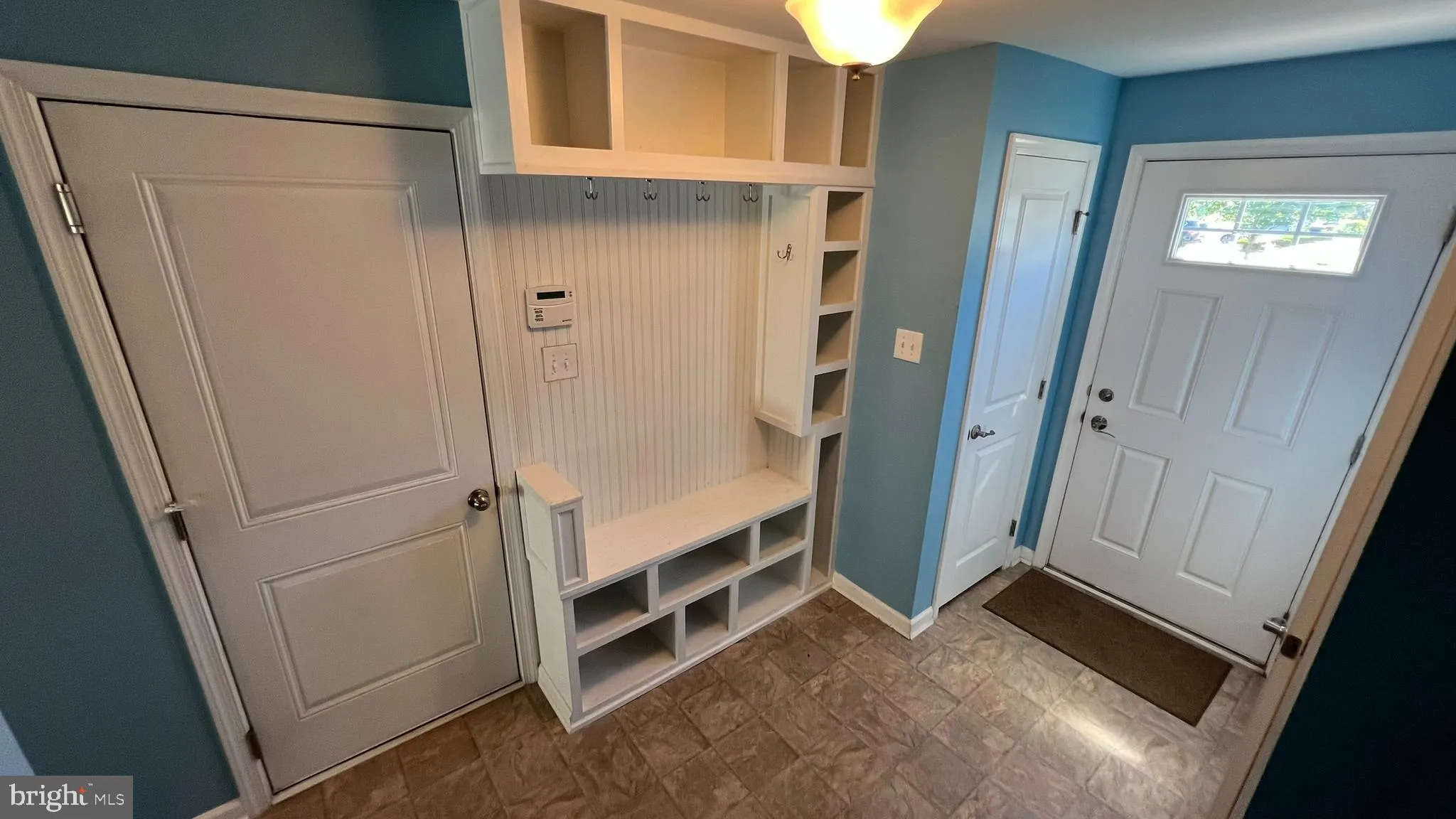 Sicklerville, New Jersey 08081, United States, 3 Bedrooms Bedrooms, ,3 BathroomsBathrooms,Residential,Pending,196903