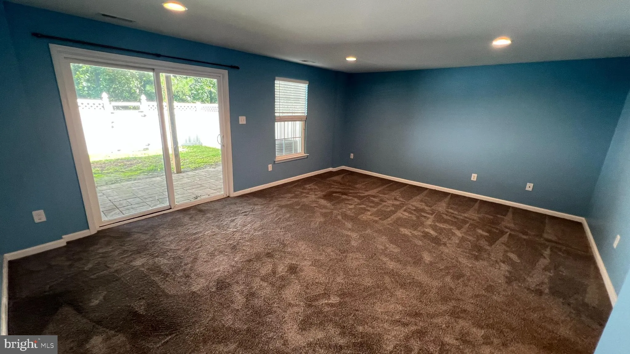 Sicklerville, New Jersey 08081, United States, 3 Bedrooms Bedrooms, ,3 BathroomsBathrooms,Residential,Pending,196903