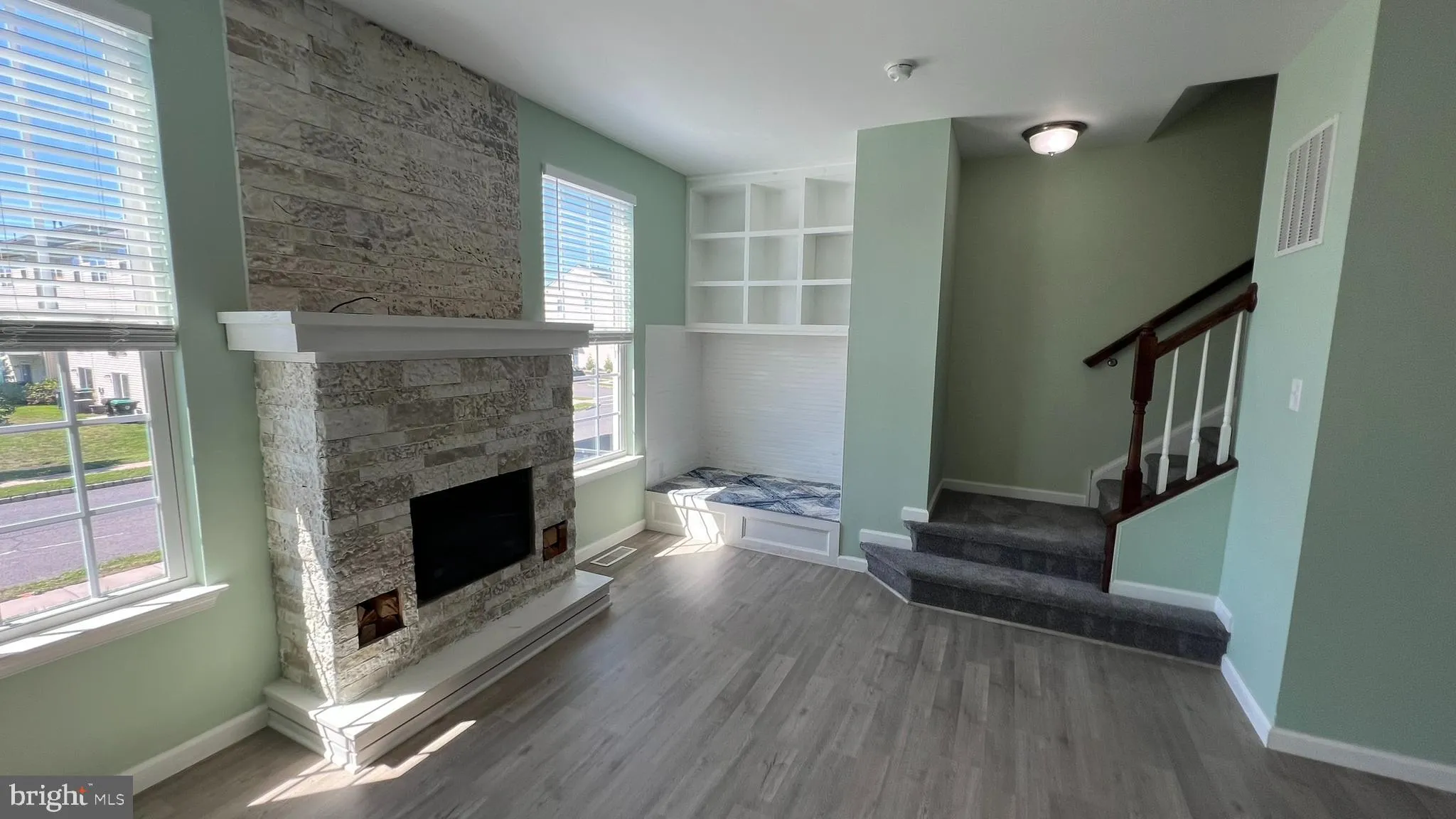 Sicklerville, New Jersey 08081, United States, 3 Bedrooms Bedrooms, ,3 BathroomsBathrooms,Residential,Pending,196903