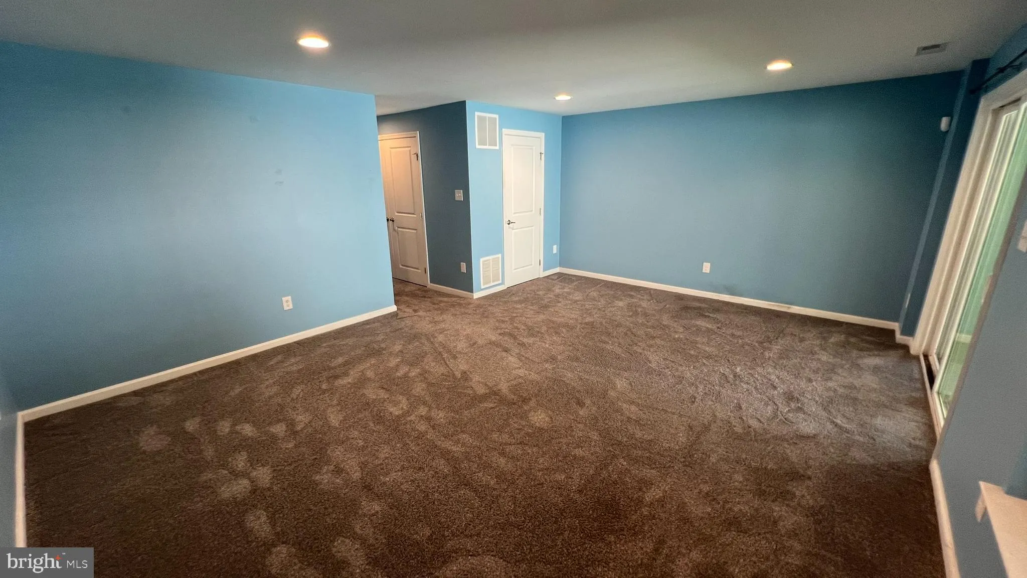 Sicklerville, New Jersey 08081, United States, 3 Bedrooms Bedrooms, ,3 BathroomsBathrooms,Residential,Pending,196903