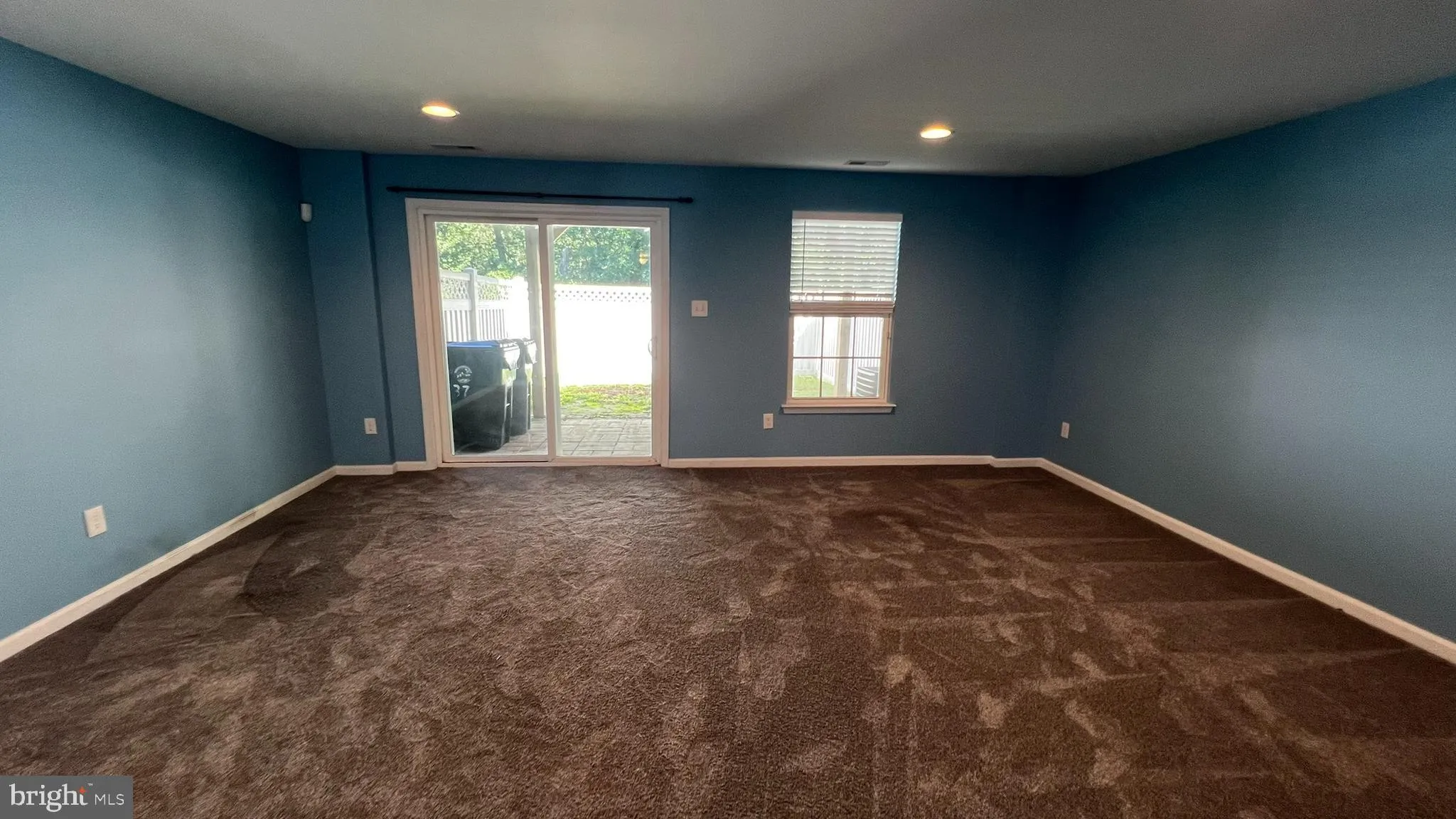 Sicklerville, New Jersey 08081, United States, 3 Bedrooms Bedrooms, ,3 BathroomsBathrooms,Residential,Pending,196903