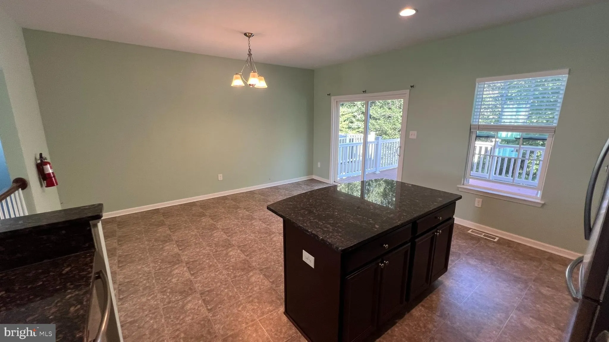 Sicklerville, New Jersey 08081, United States, 3 Bedrooms Bedrooms, ,3 BathroomsBathrooms,Residential,Pending,196903