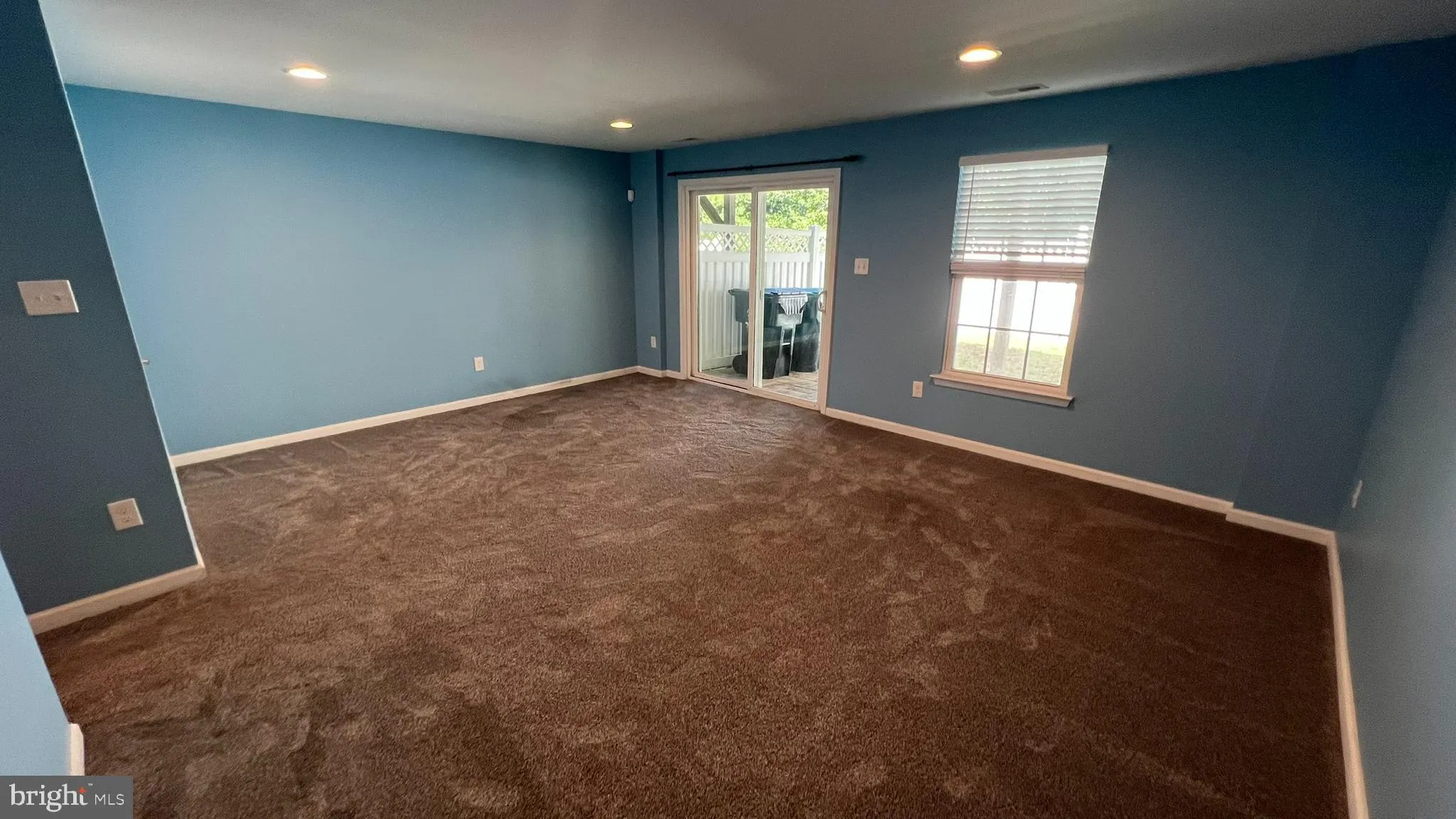 Sicklerville, New Jersey 08081, United States, 3 Bedrooms Bedrooms, ,3 BathroomsBathrooms,Residential,Pending,196903