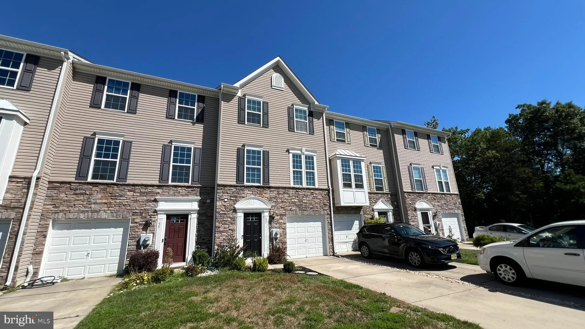 Sicklerville, New Jersey 08081, United States, 3 Bedrooms Bedrooms, ,3 BathroomsBathrooms,Residential,Pending,196903