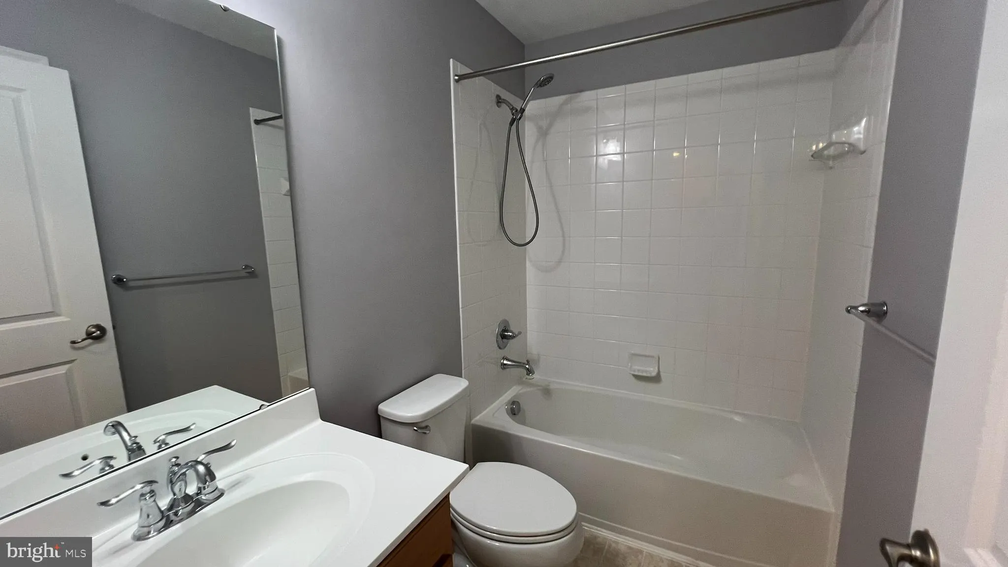 Sicklerville, New Jersey 08081, United States, 3 Bedrooms Bedrooms, ,3 BathroomsBathrooms,Residential,Pending,196903