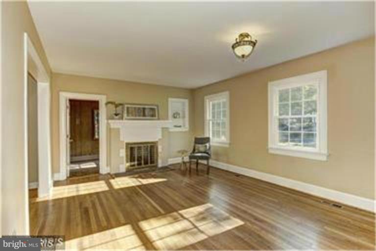 CHEVY CHASE - Residential Lease