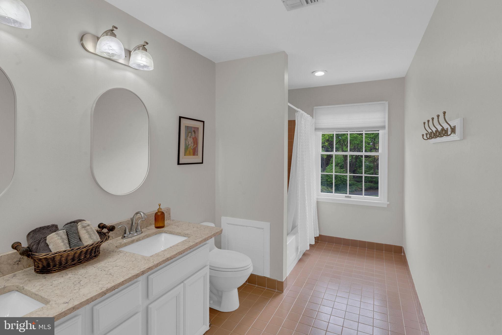 RIVERSTONE - Residential
