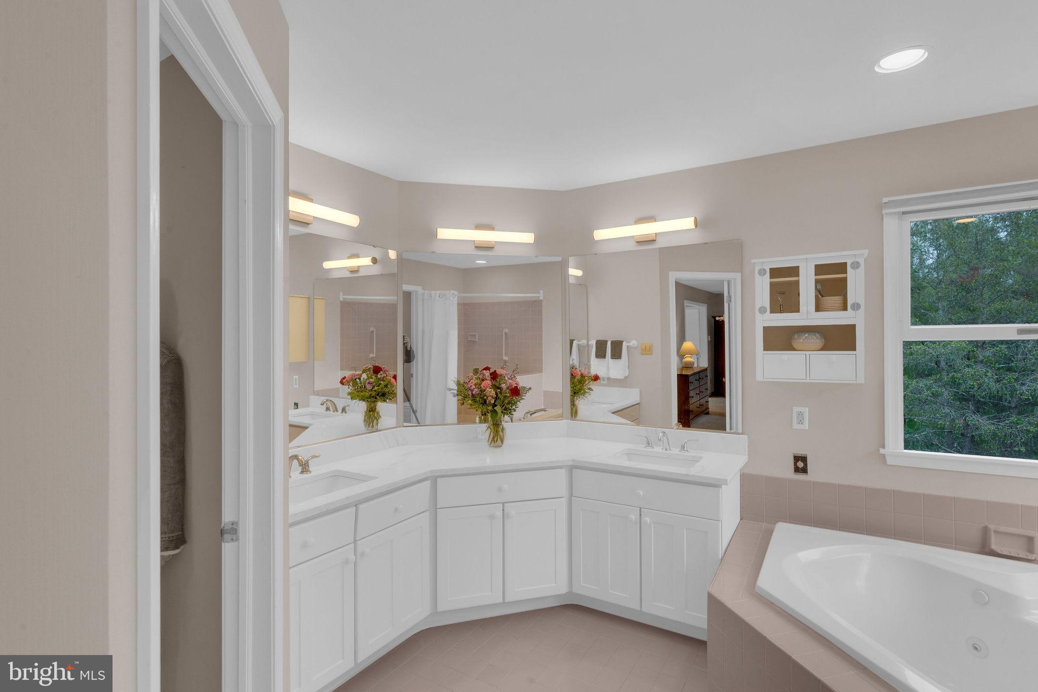 RIVERSTONE - Residential