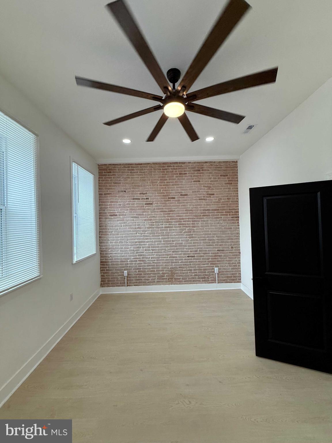 HARLEM PARK - Residential Lease