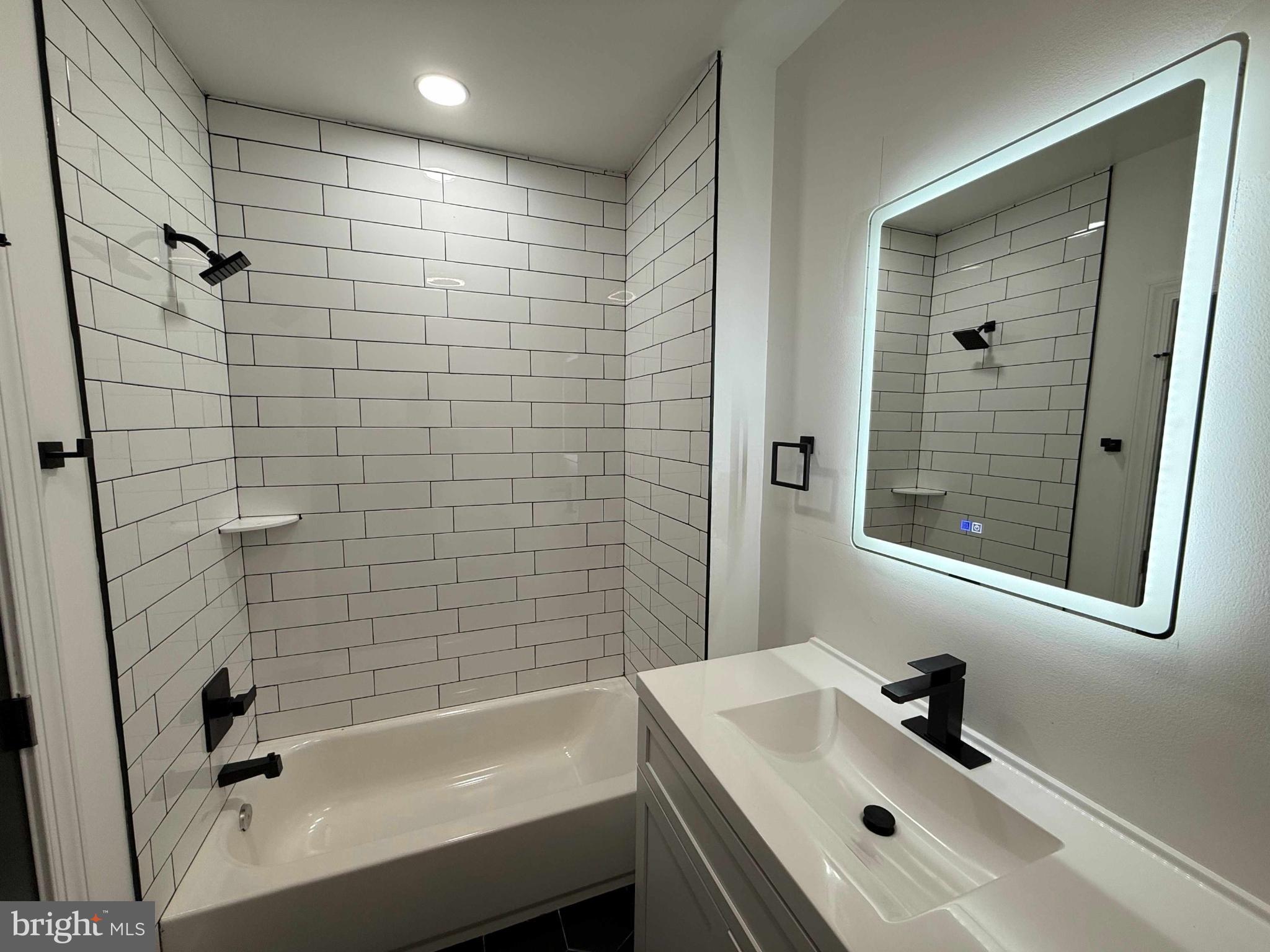 HARLEM PARK - Residential Lease