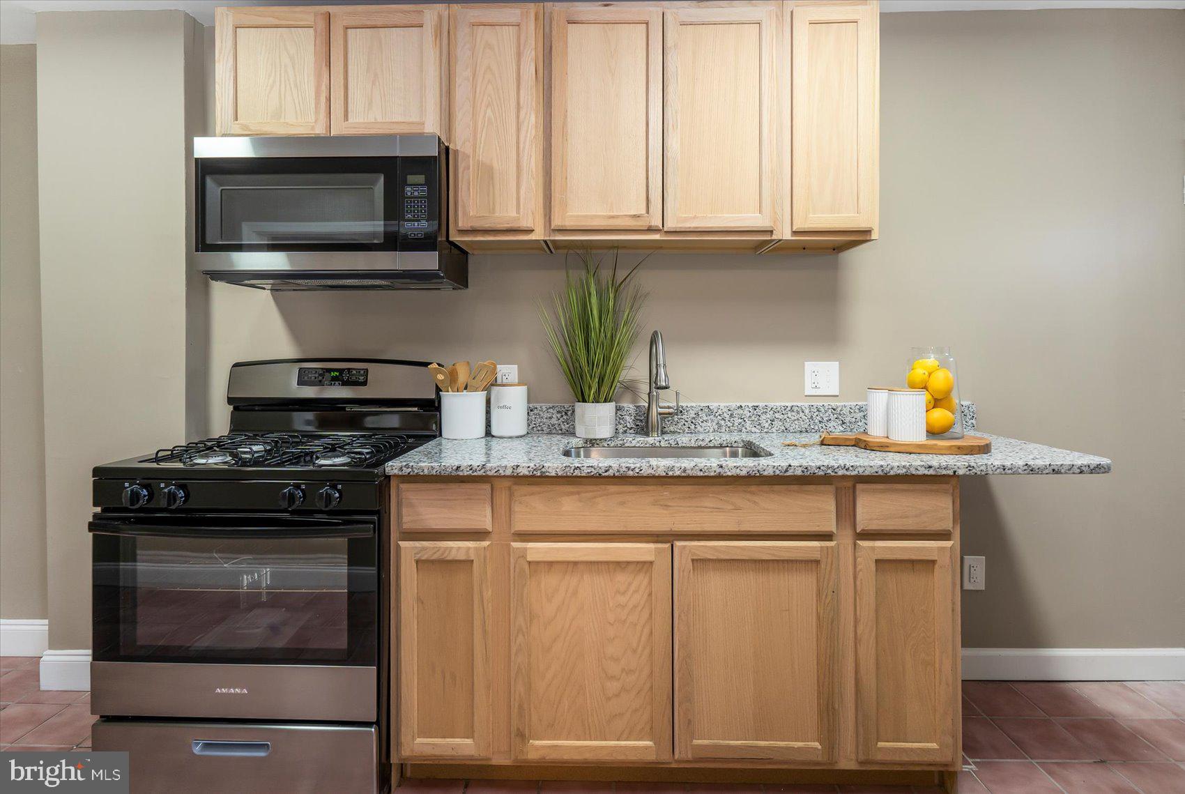 LAKE MONTEBELLO - Residential