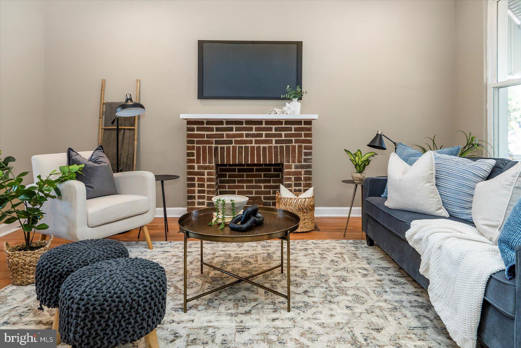 LAKE MONTEBELLO - Residential