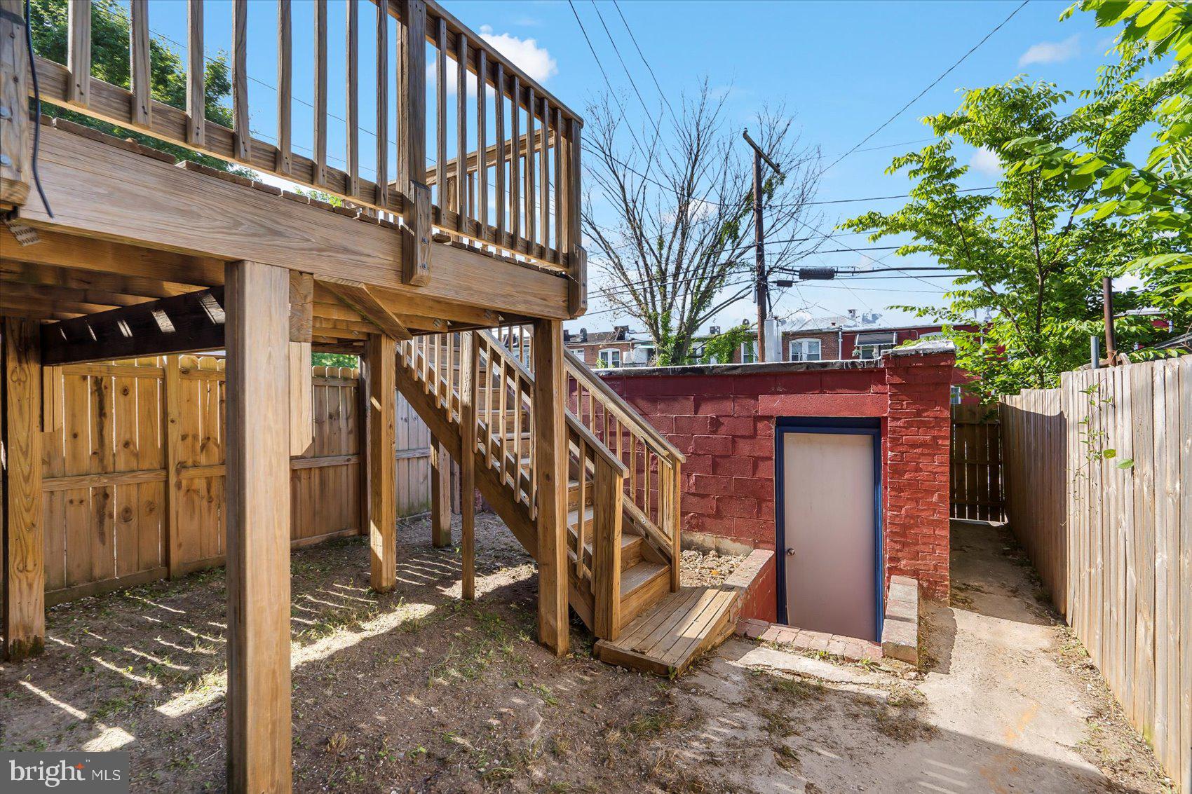 LAKE MONTEBELLO - Residential