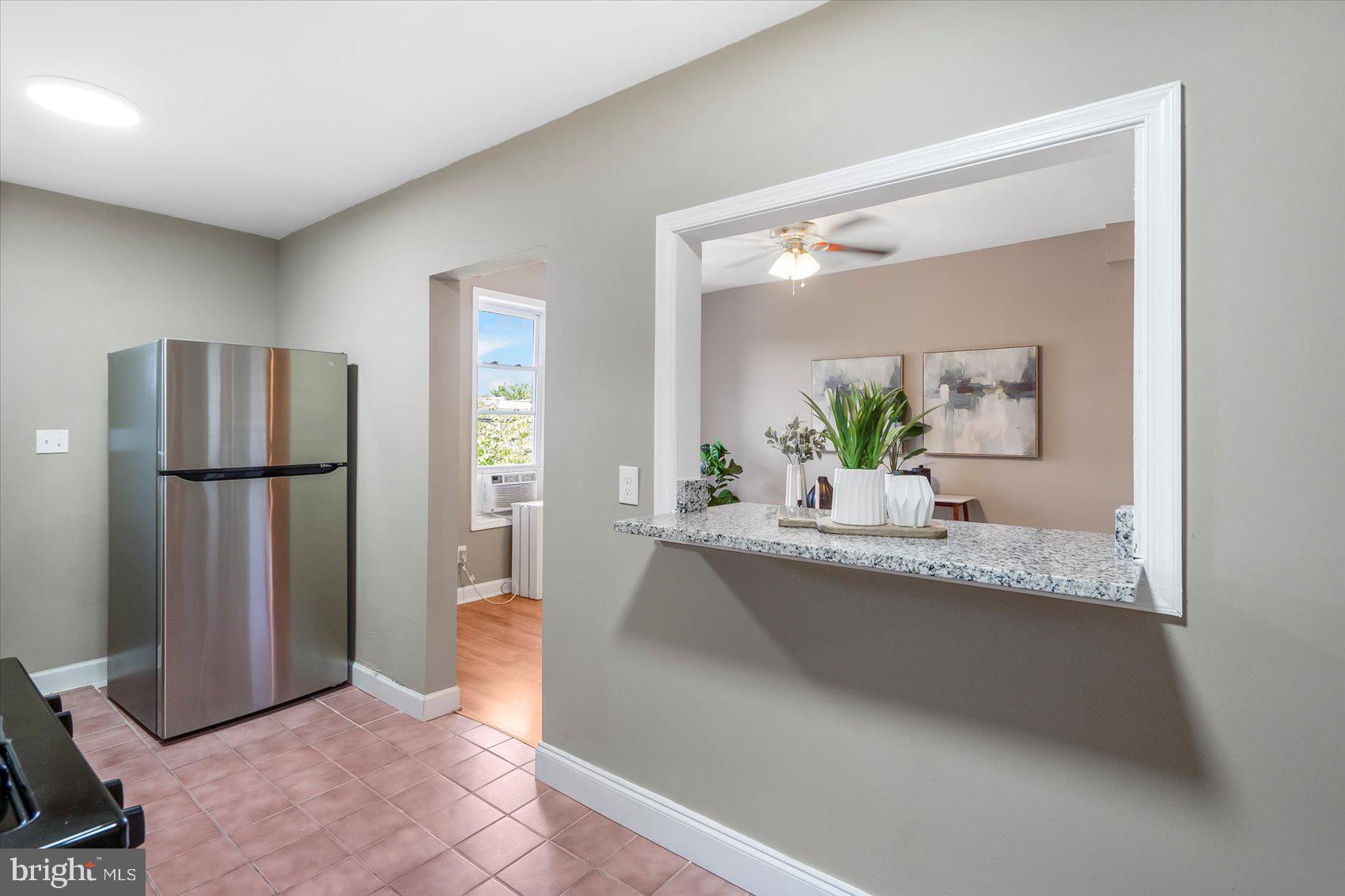 LAKE MONTEBELLO - Residential