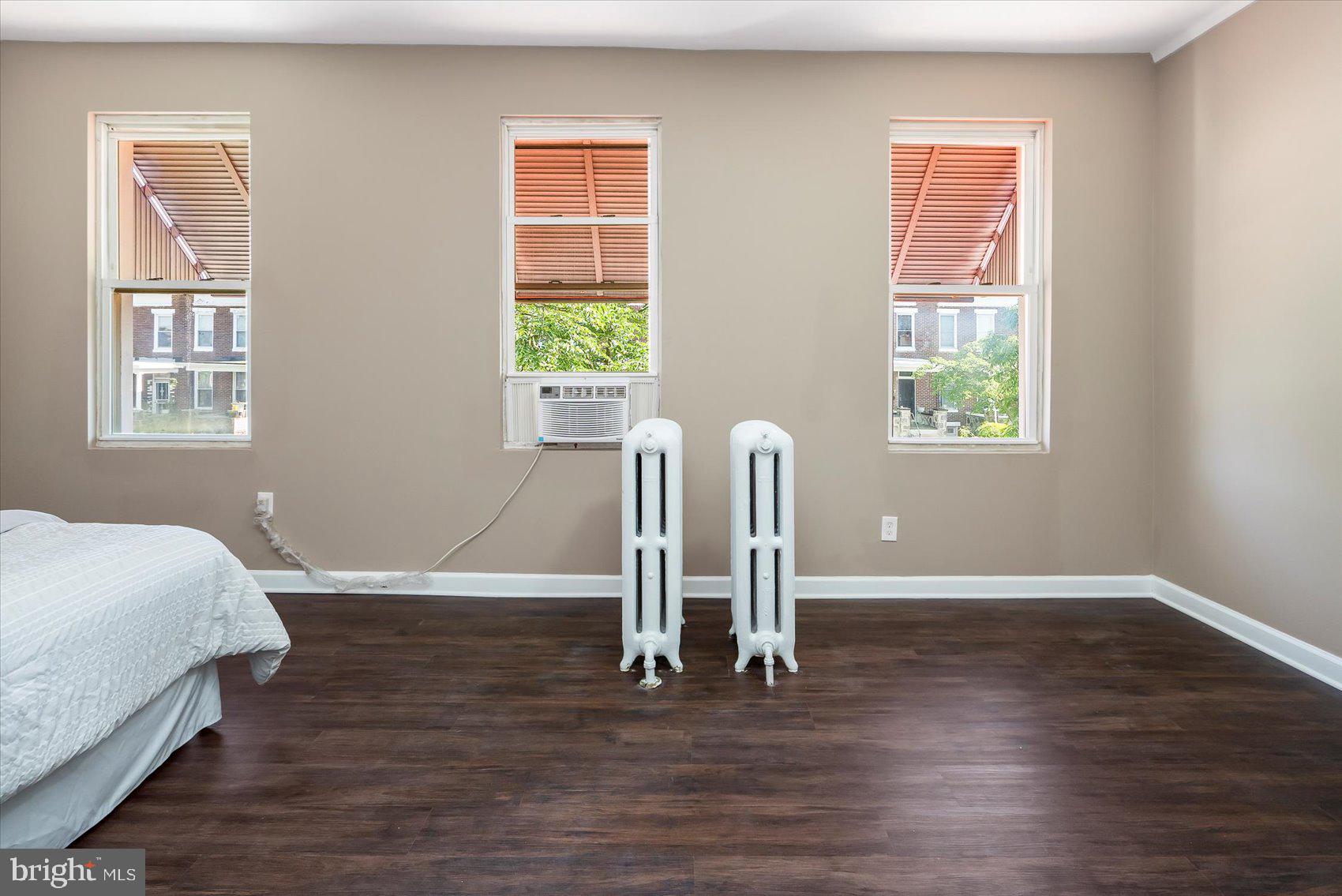 LAKE MONTEBELLO - Residential