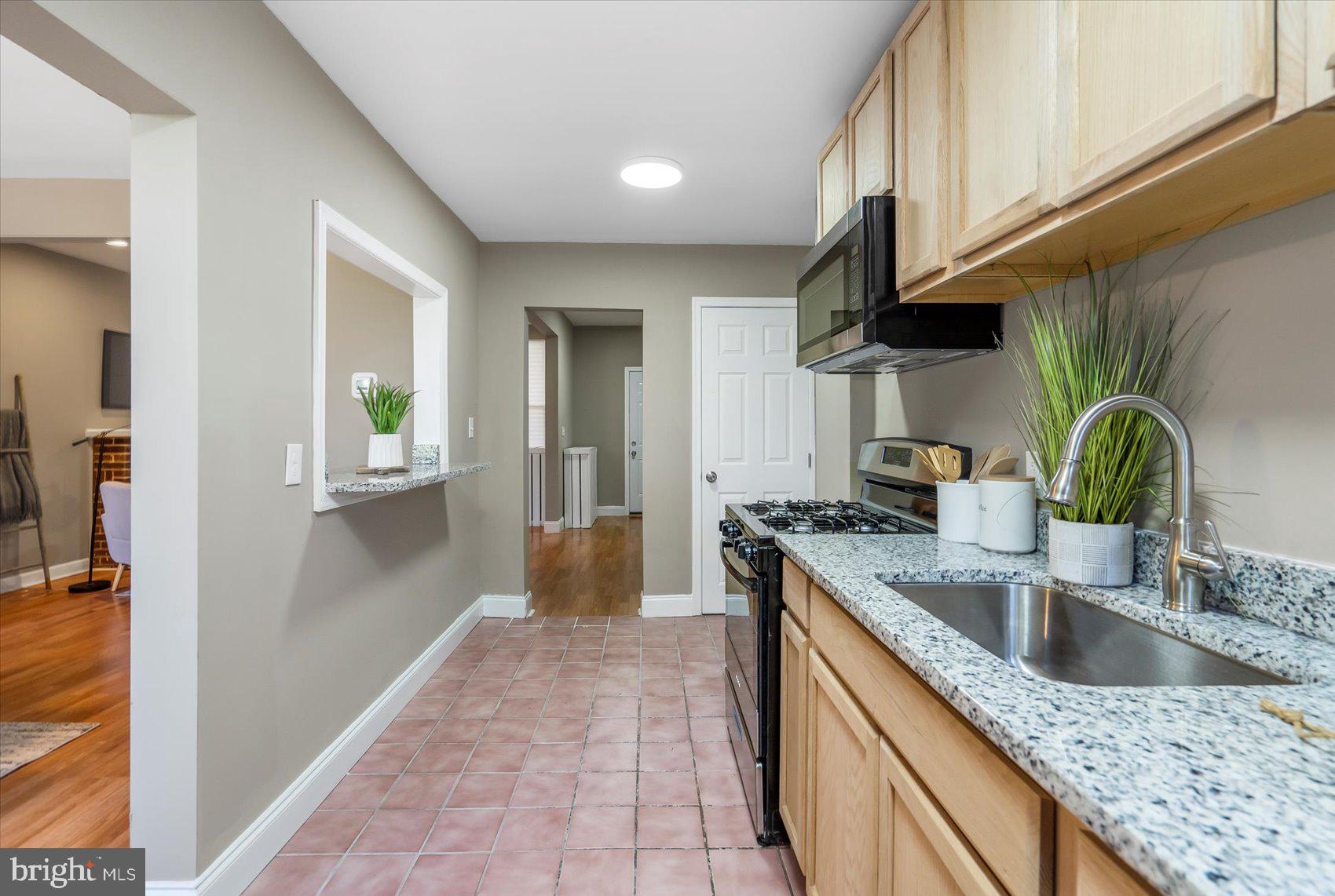 LAKE MONTEBELLO - Residential