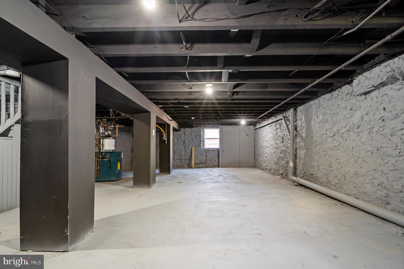 LAKE MONTEBELLO - Residential