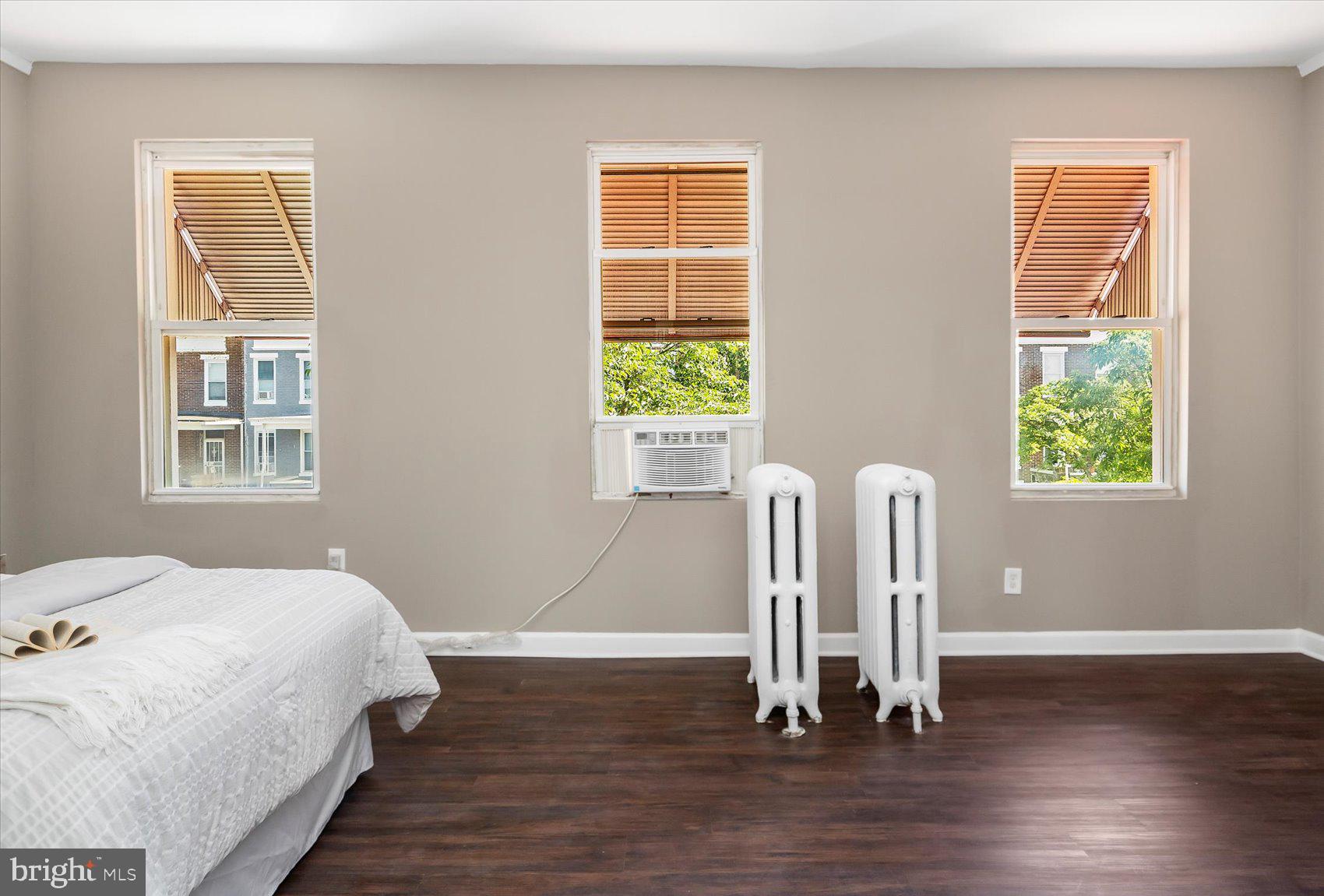 LAKE MONTEBELLO - Residential