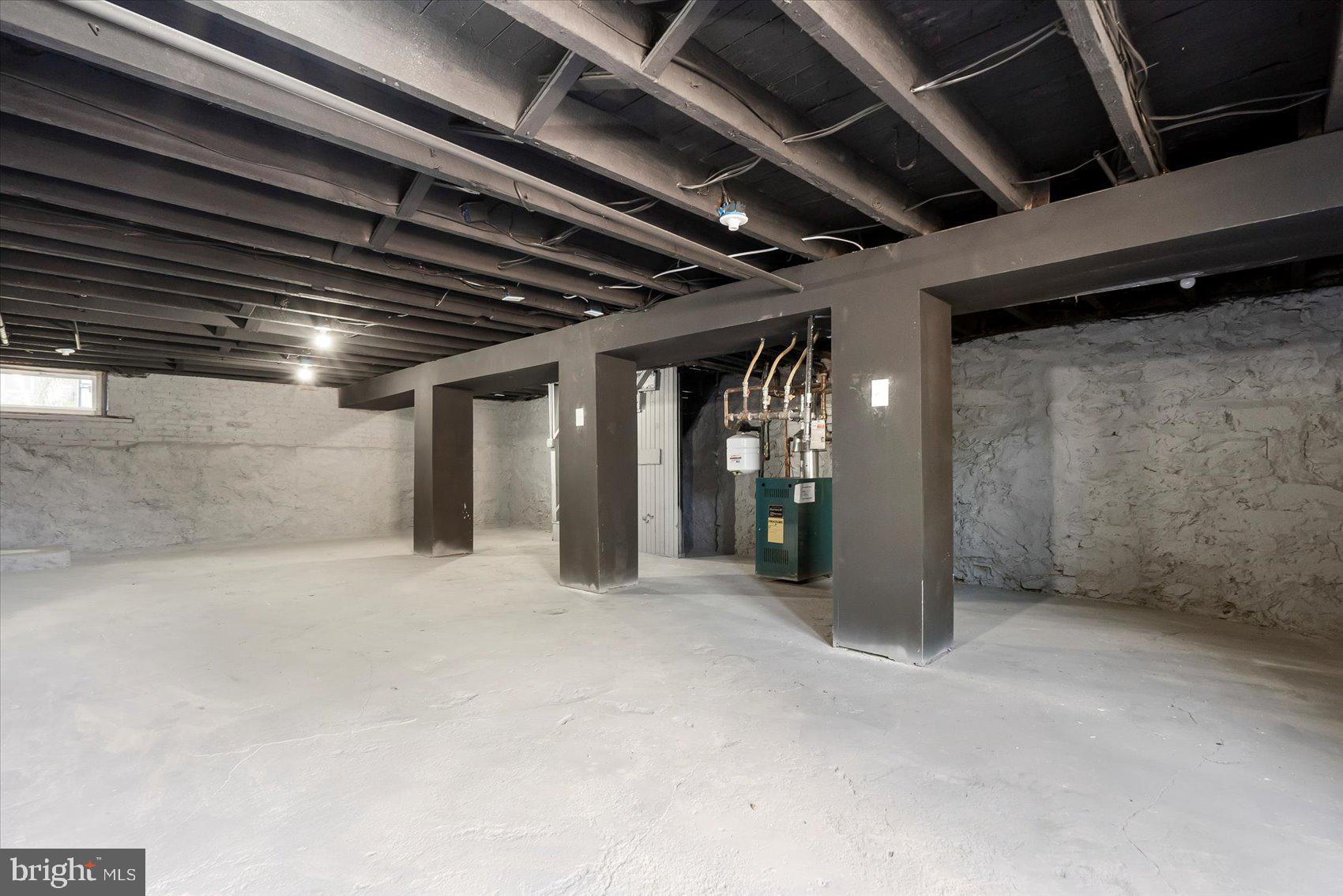 LAKE MONTEBELLO - Residential