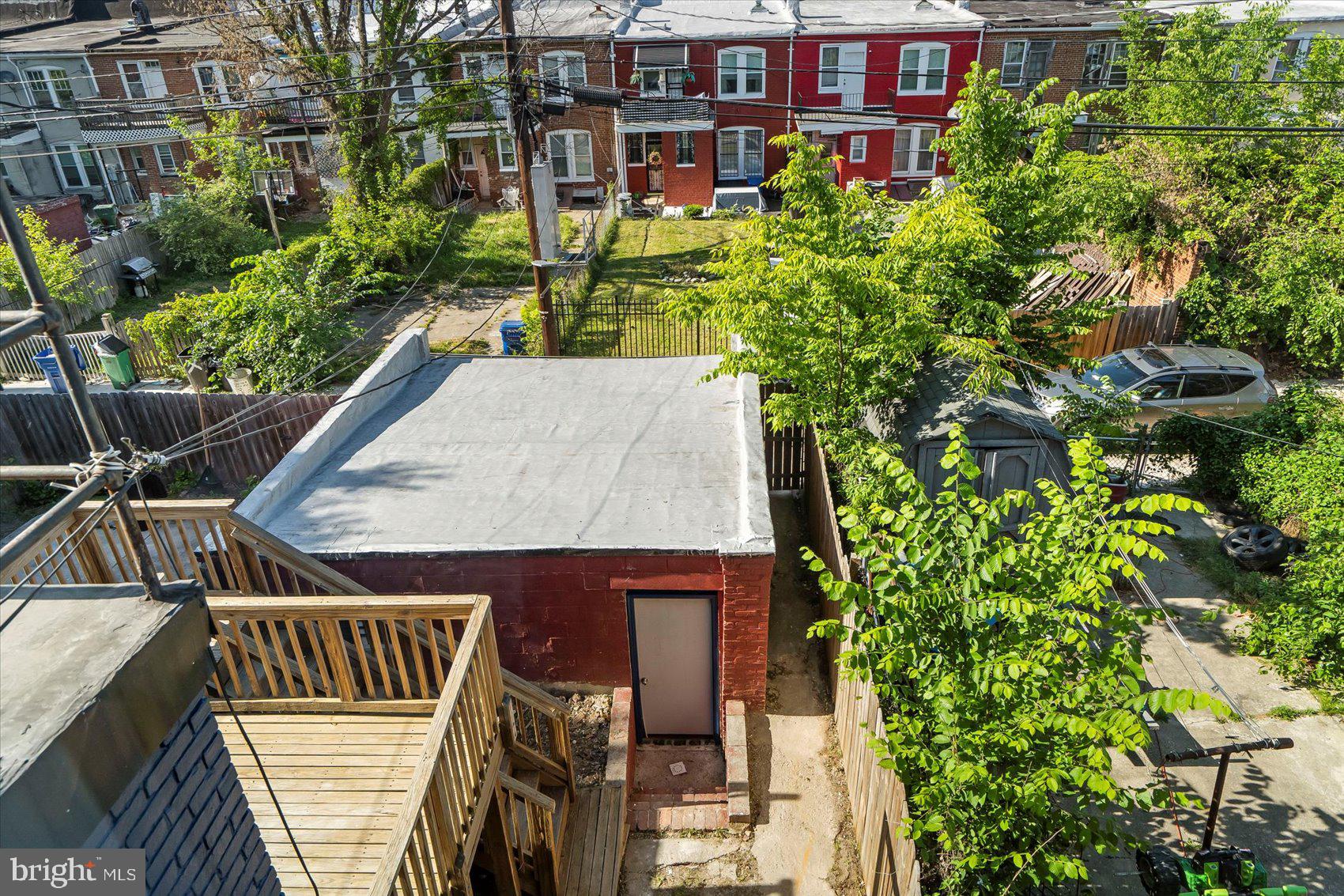 LAKE MONTEBELLO - Residential