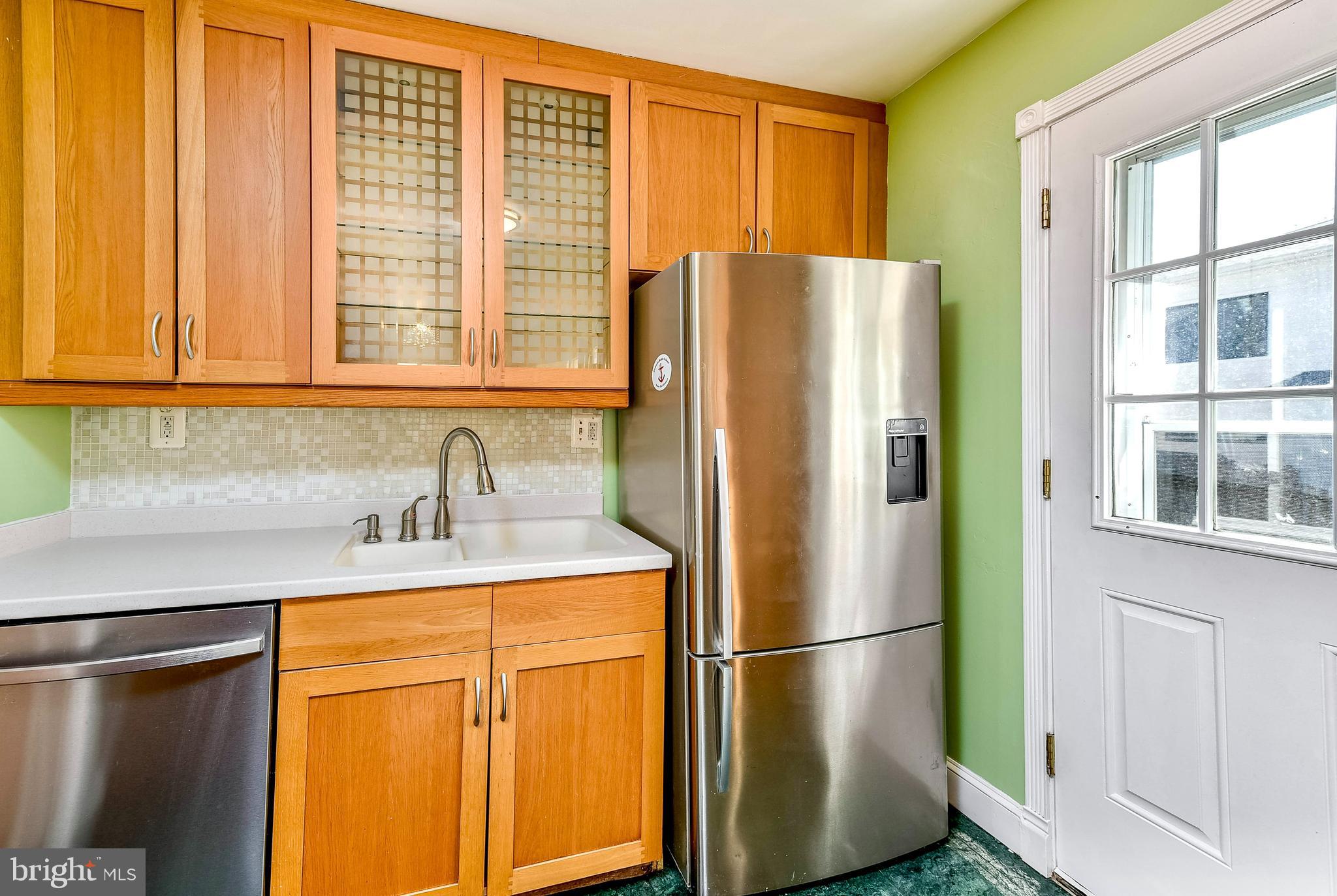 BROYHILL HEIGHTS - Residential Lease