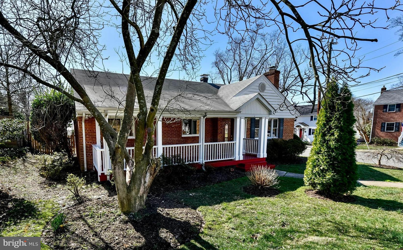 BROYHILL HEIGHTS - Residential Lease