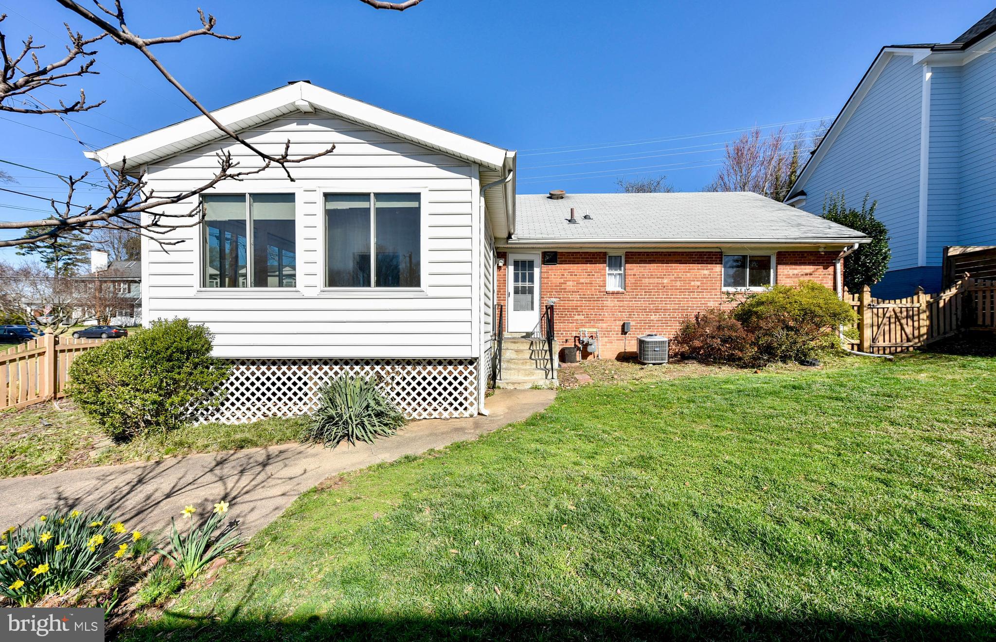 BROYHILL HEIGHTS - Residential Lease