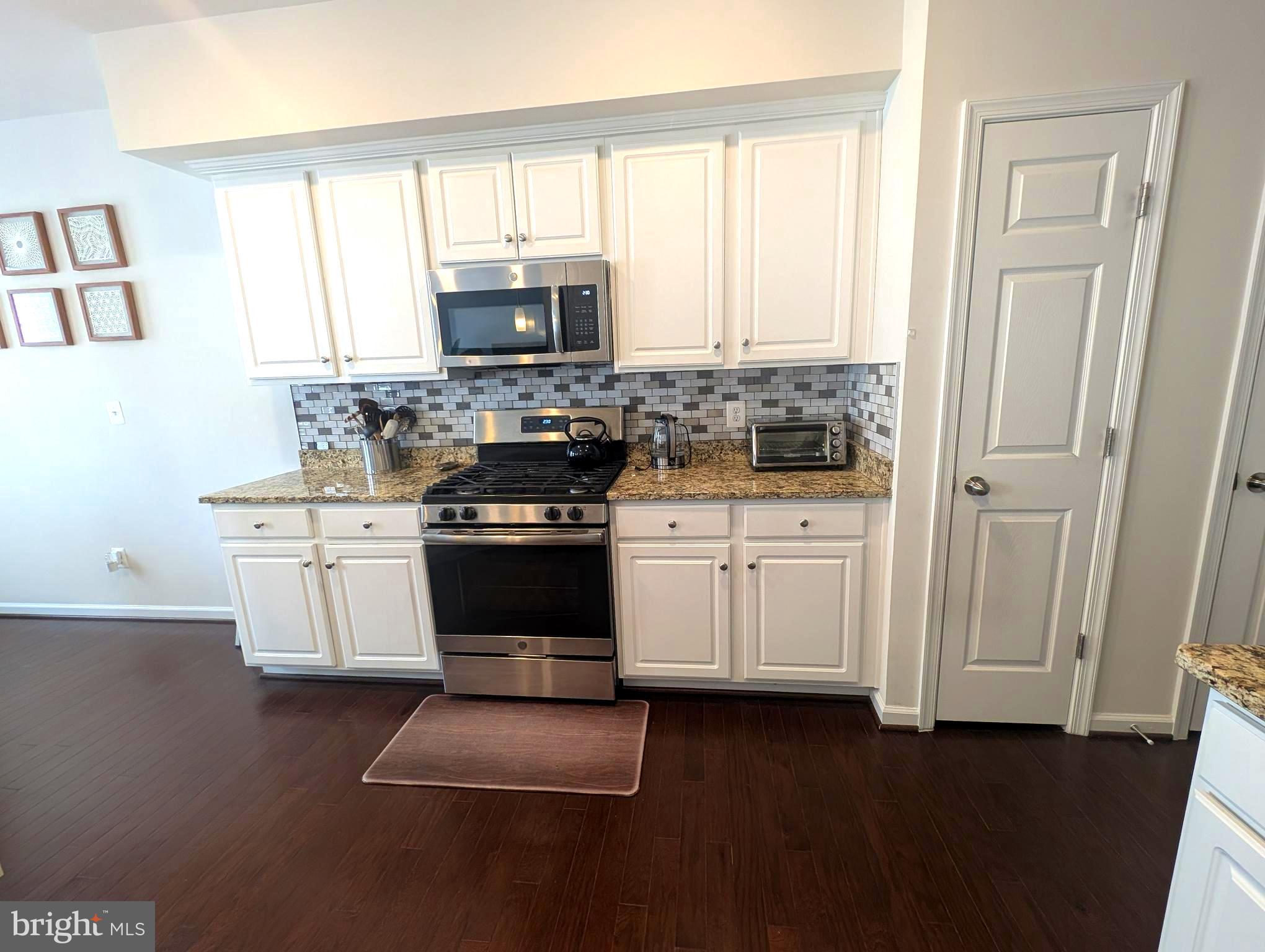 JEFFERSON PLACE - Residential