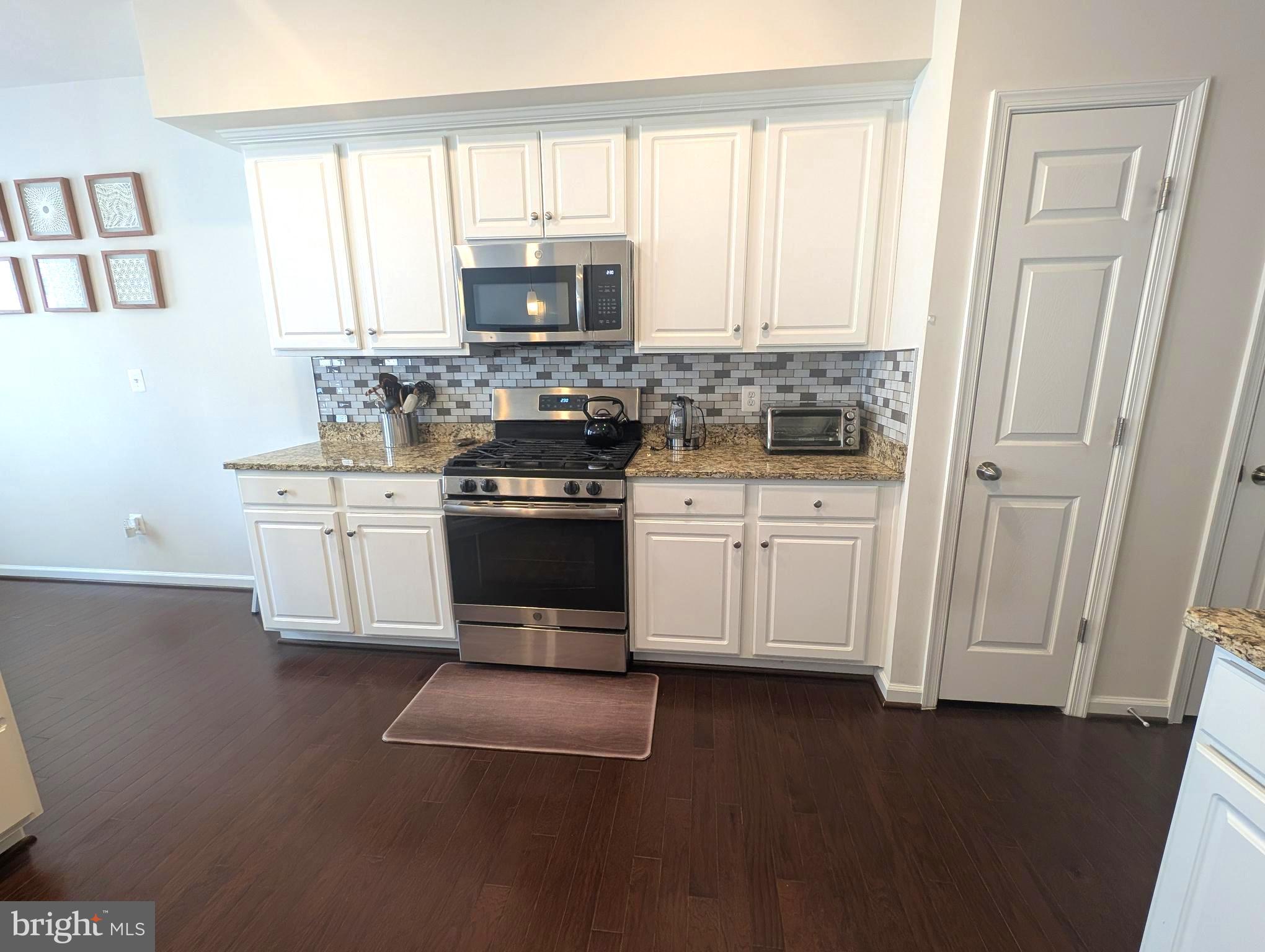 JEFFERSON PLACE - Residential