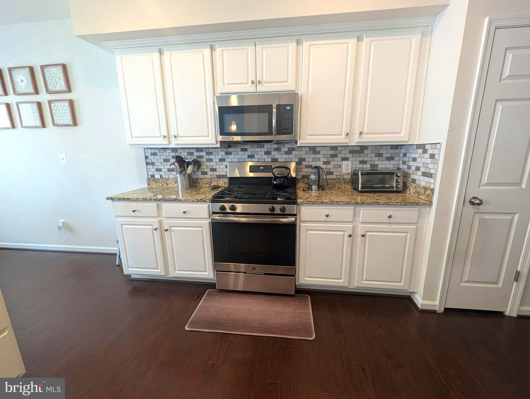 JEFFERSON PLACE - Residential