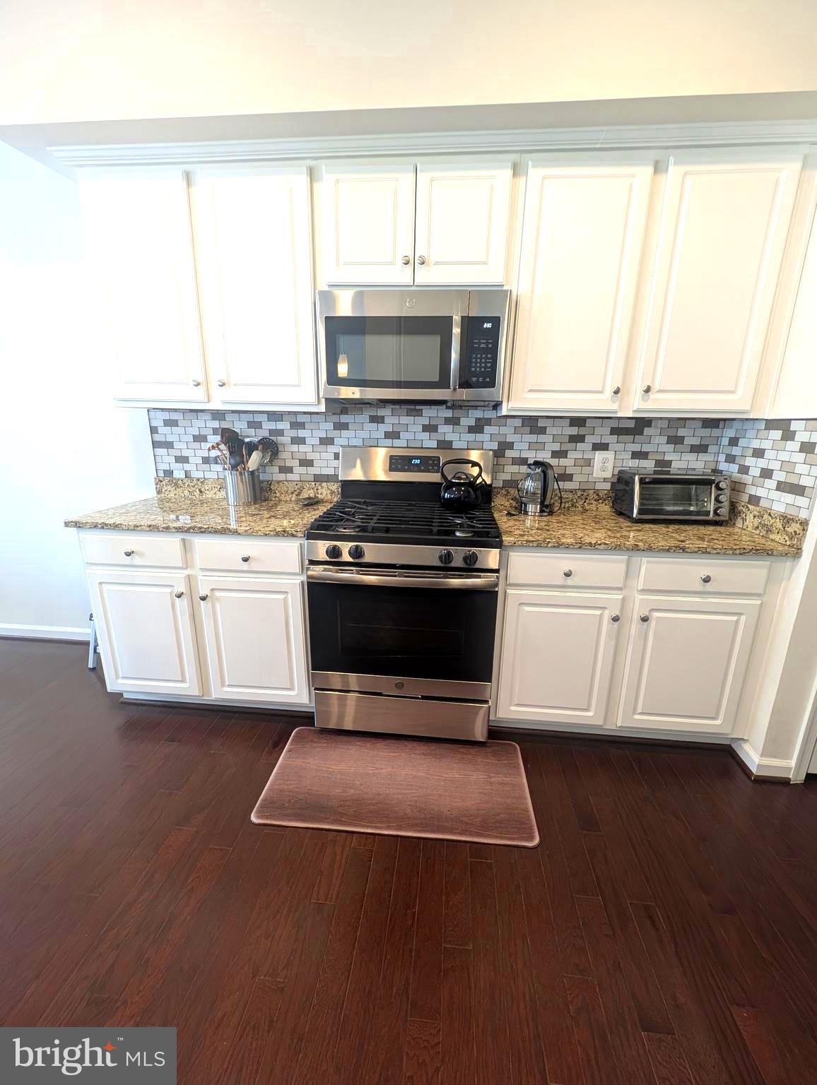 JEFFERSON PLACE - Residential