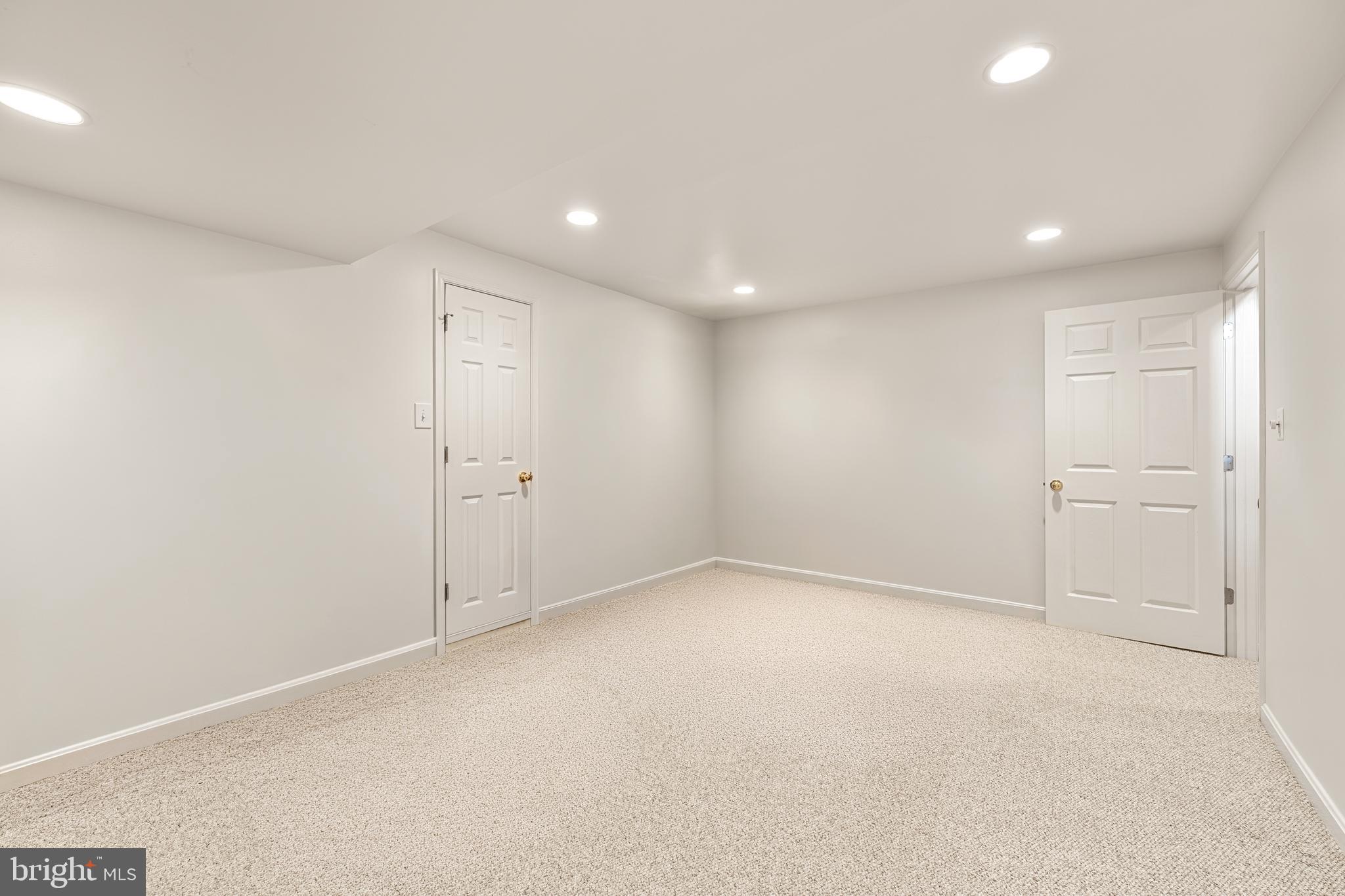 ROLLING VALLEY - Residential