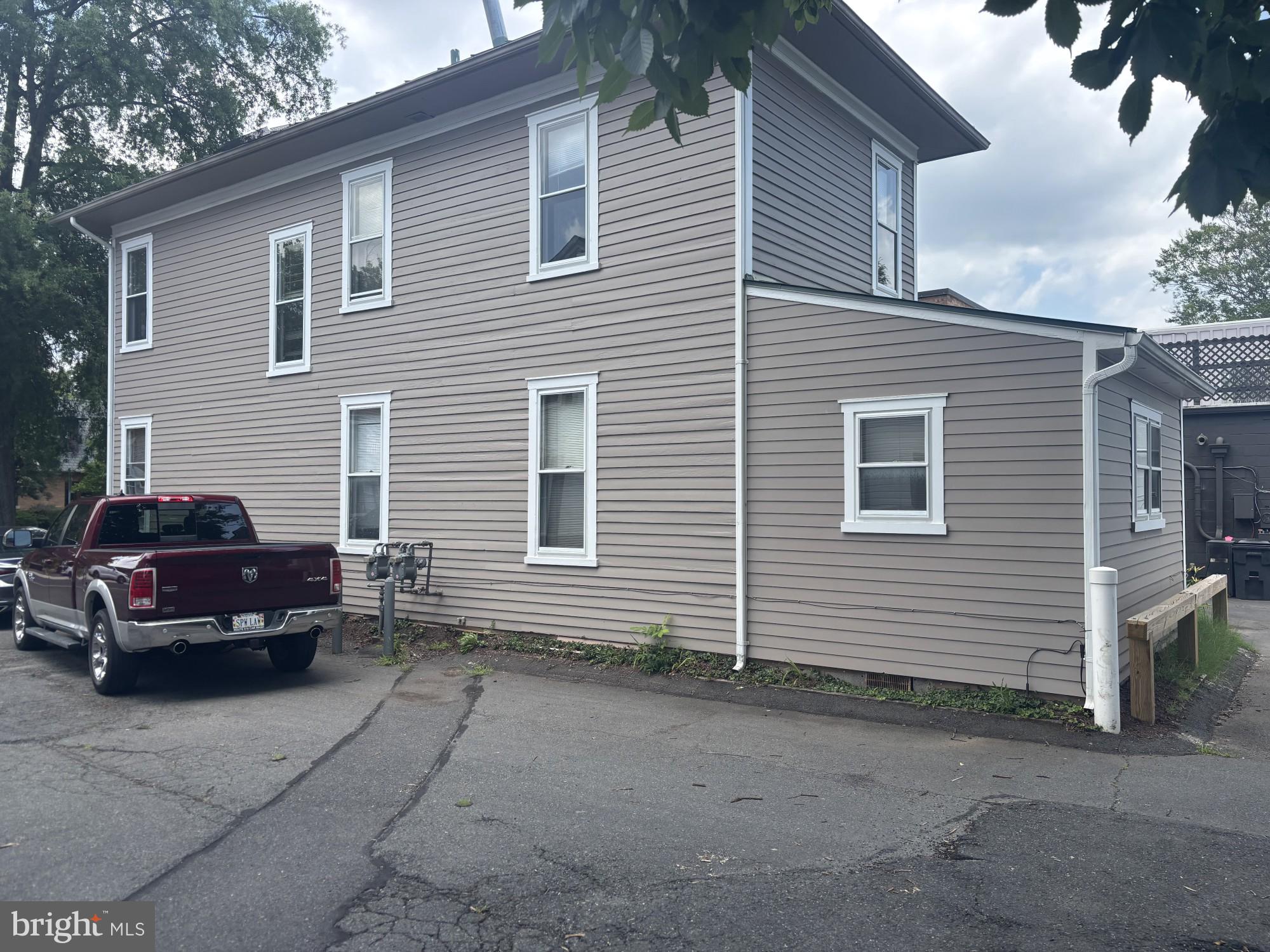 9117 CHURCH STREET FULL BLDG
