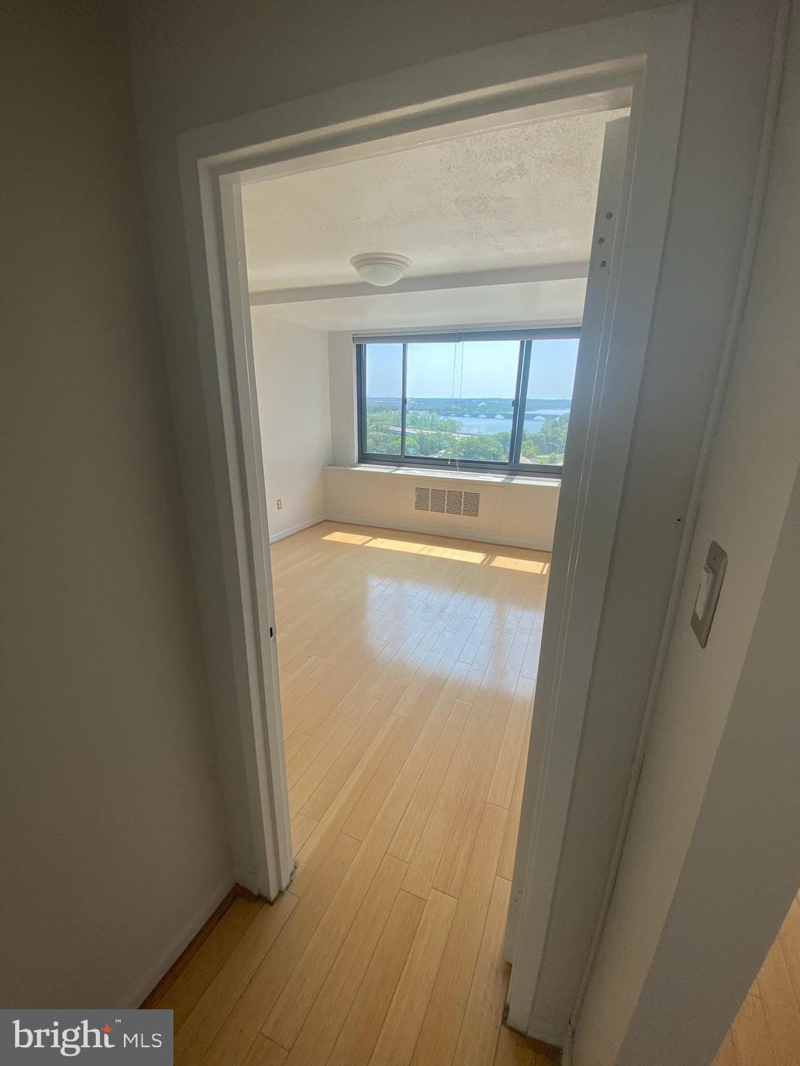 RIVER PLACE - Residential