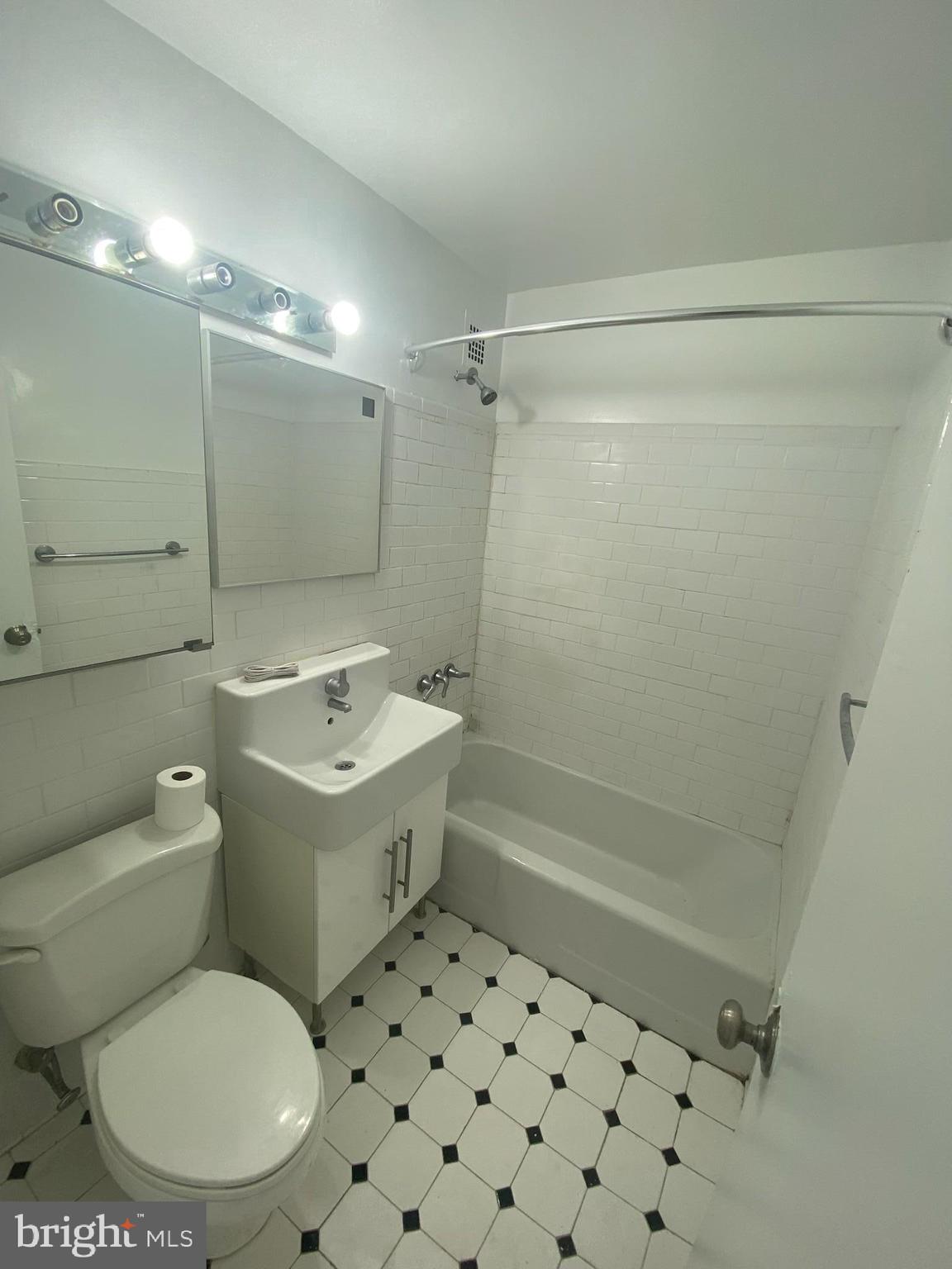 RIVER PLACE - Residential