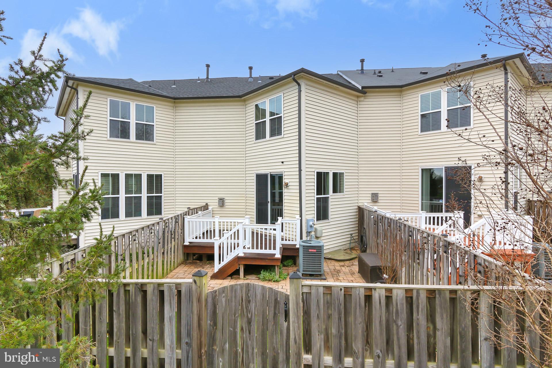 PEMBROOKE - Residential