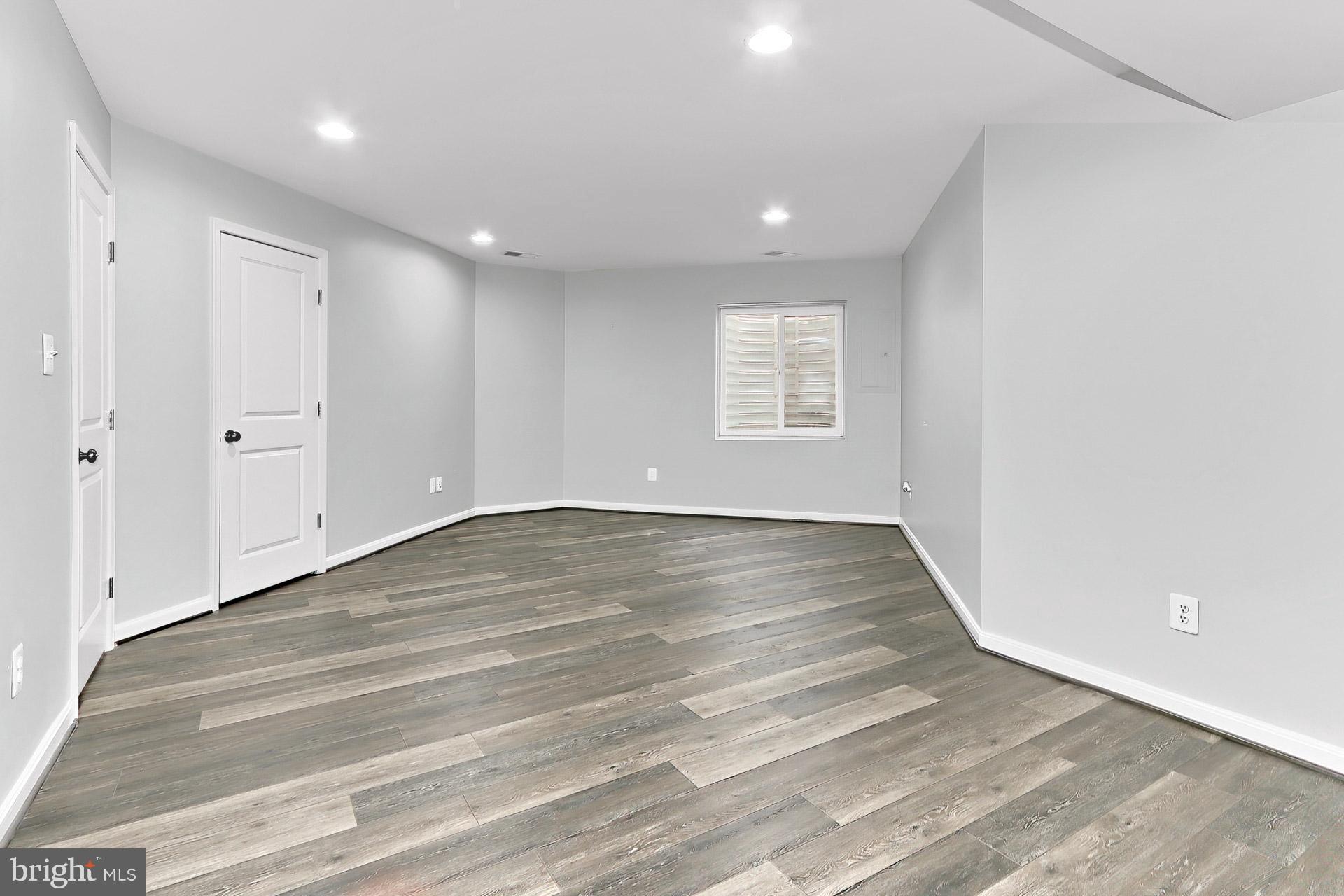 PEMBROOKE - Residential